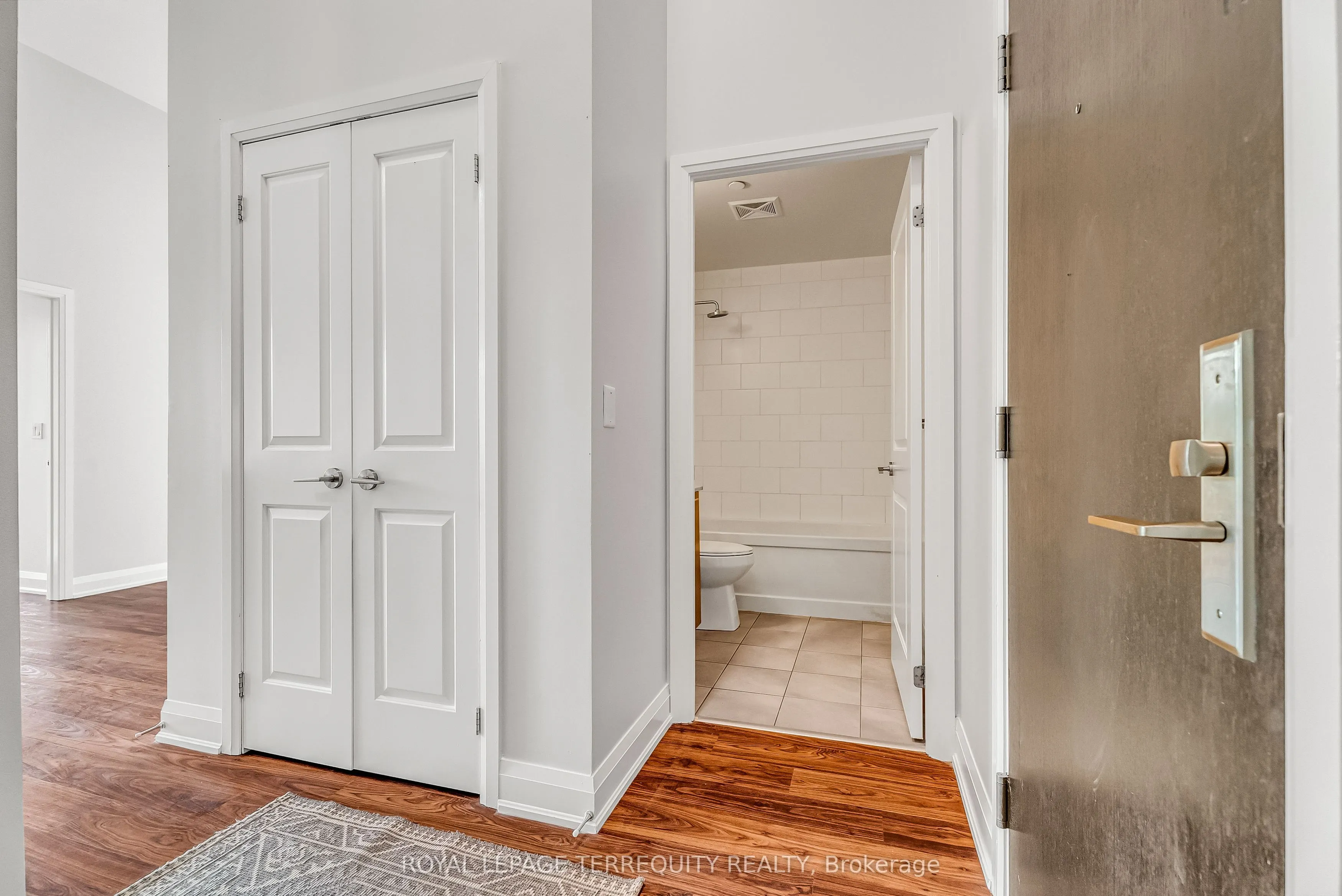 25 Fontenay Court, #212