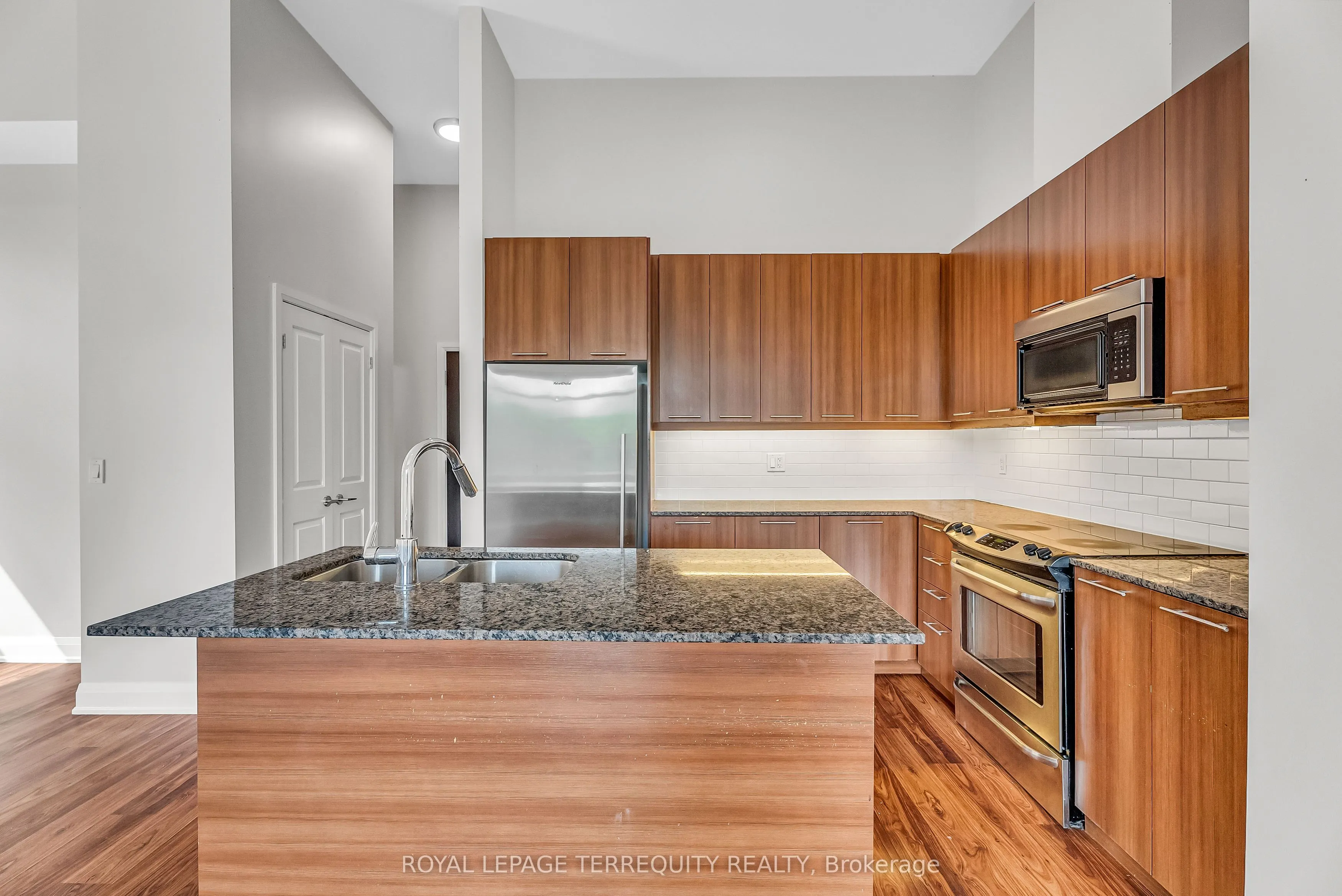25 Fontenay Court, #212