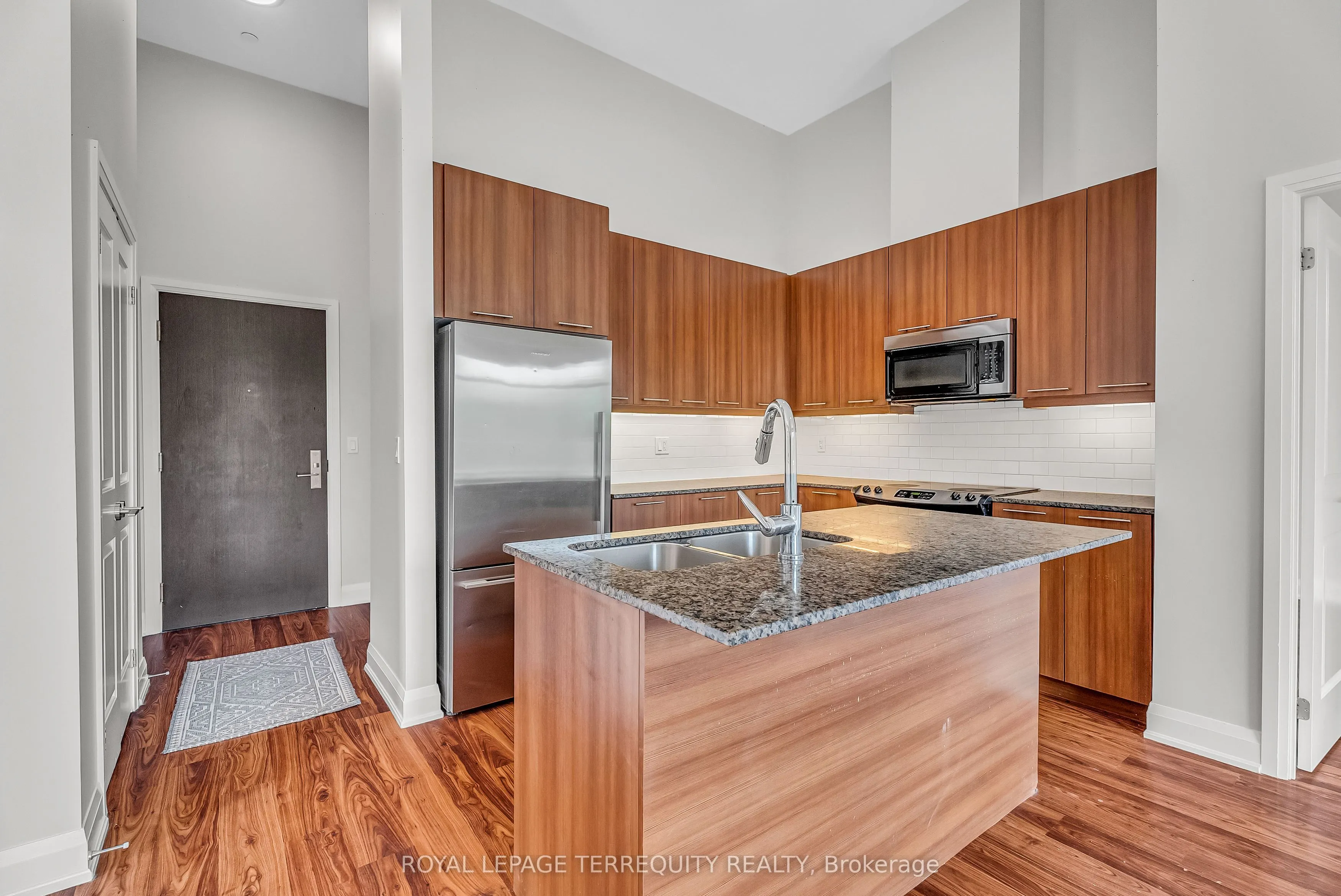 25 Fontenay Court, #212