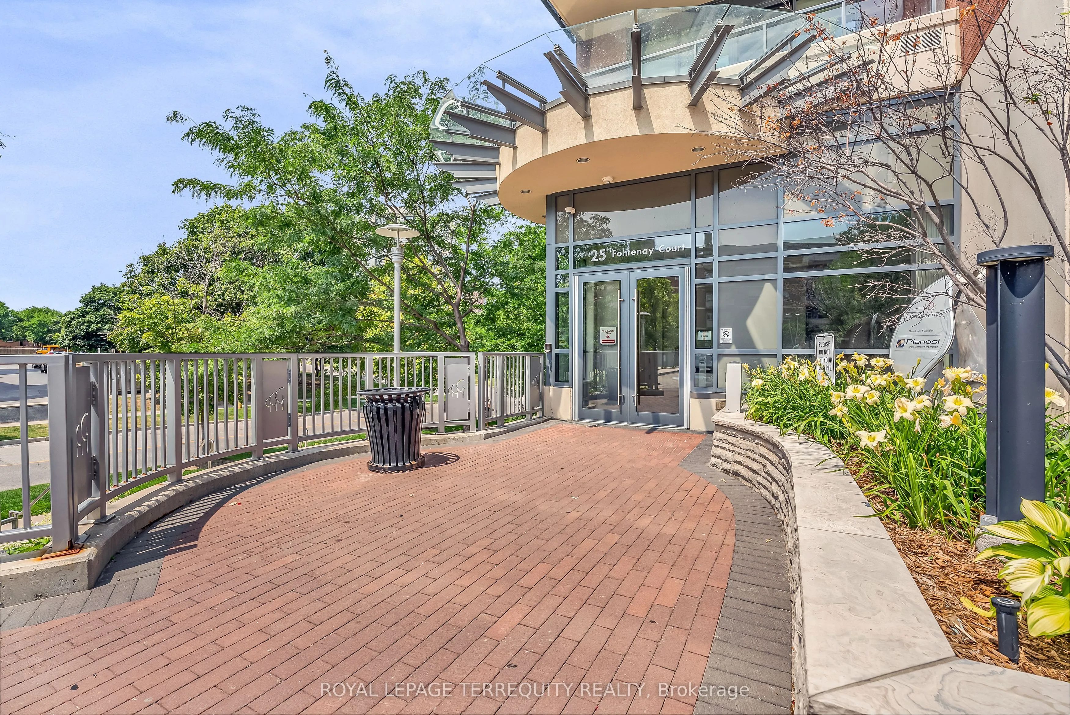 25 Fontenay Court, #212