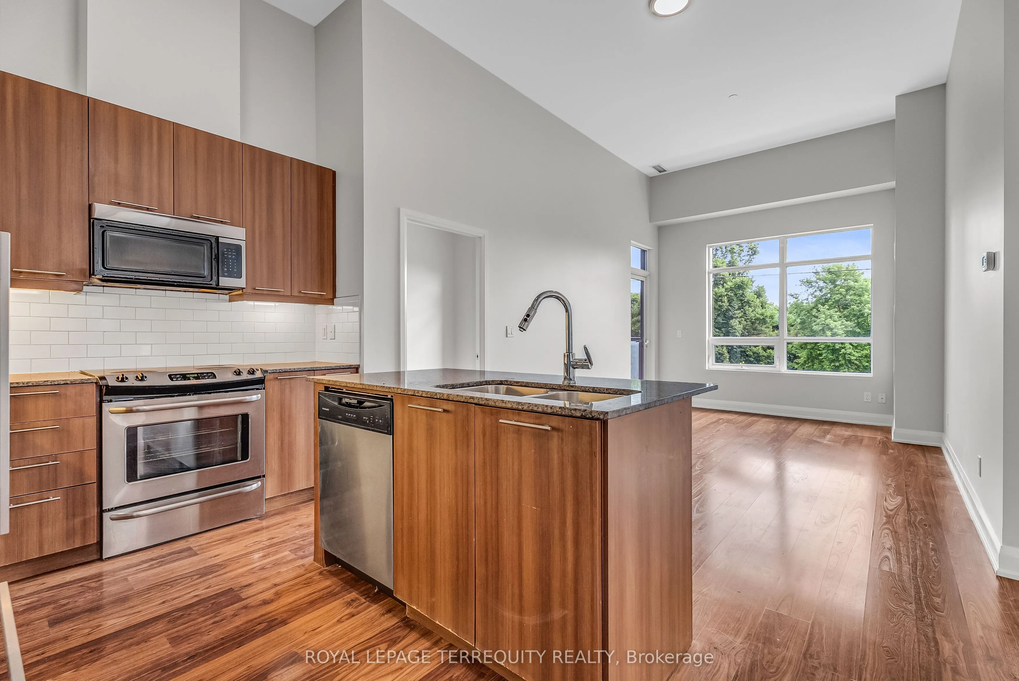 25 Fontenay Court, #212