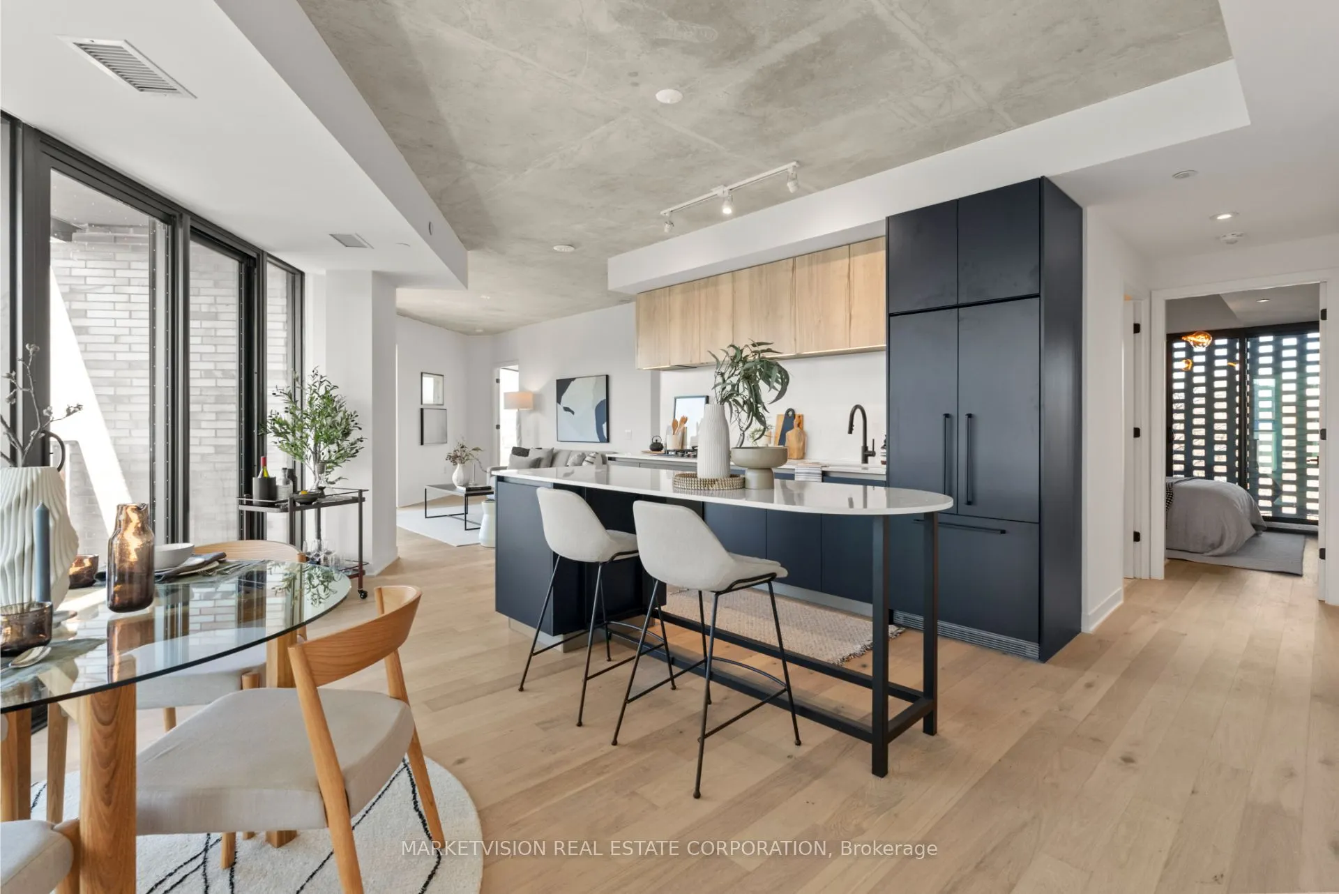2625 Dundas Street W, #405