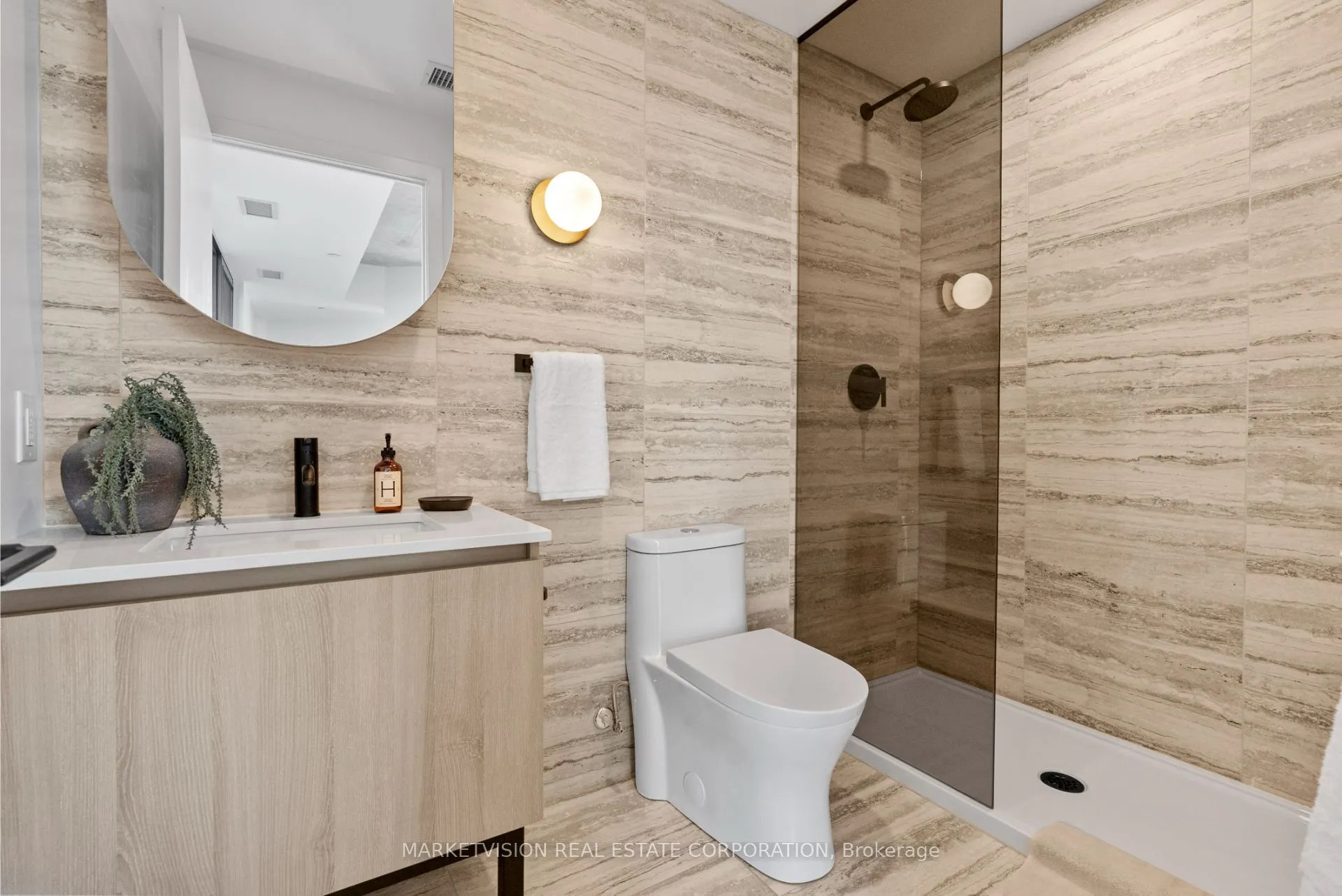 2625 Dundas Street W, #405