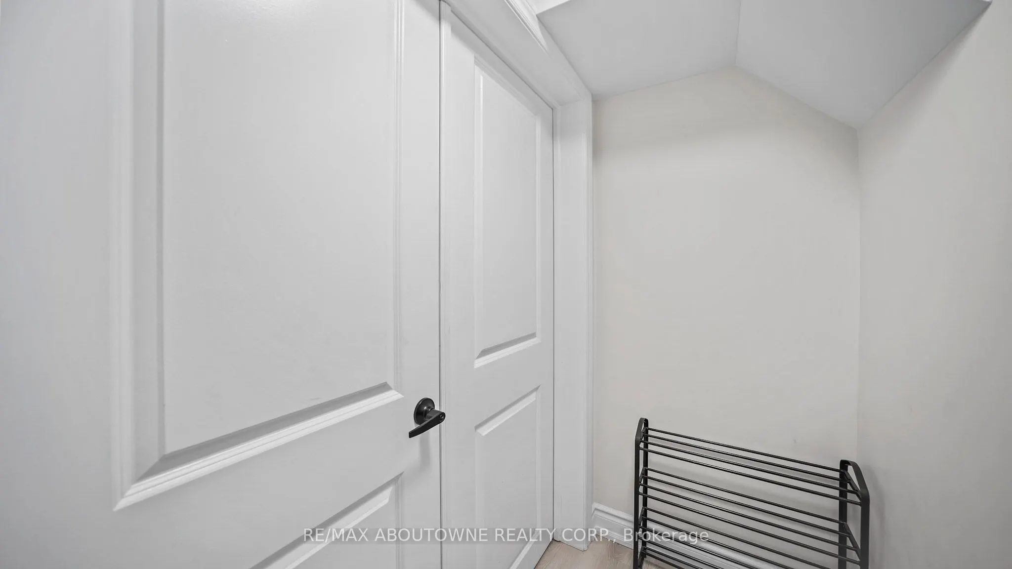341 Ironside Drive, #Lower