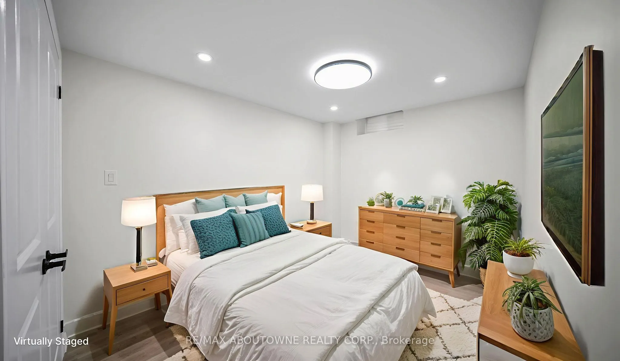 341 Ironside Drive, #Lower