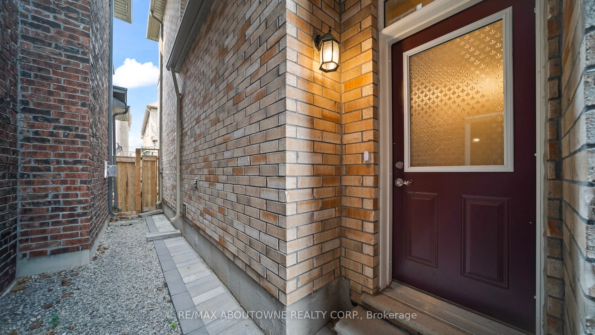 341 Ironside Drive, #Lower