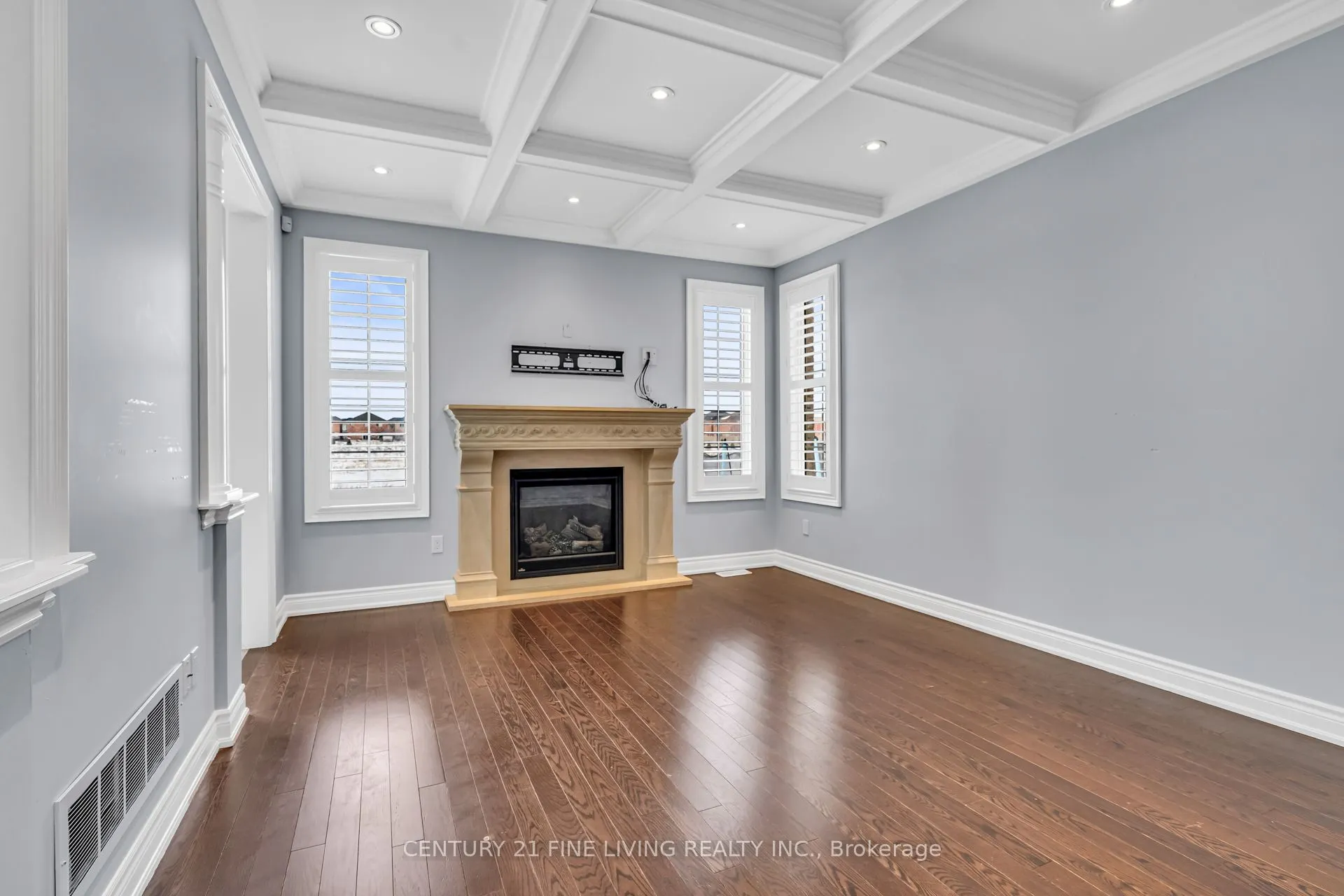 80 Hanbury Crescent