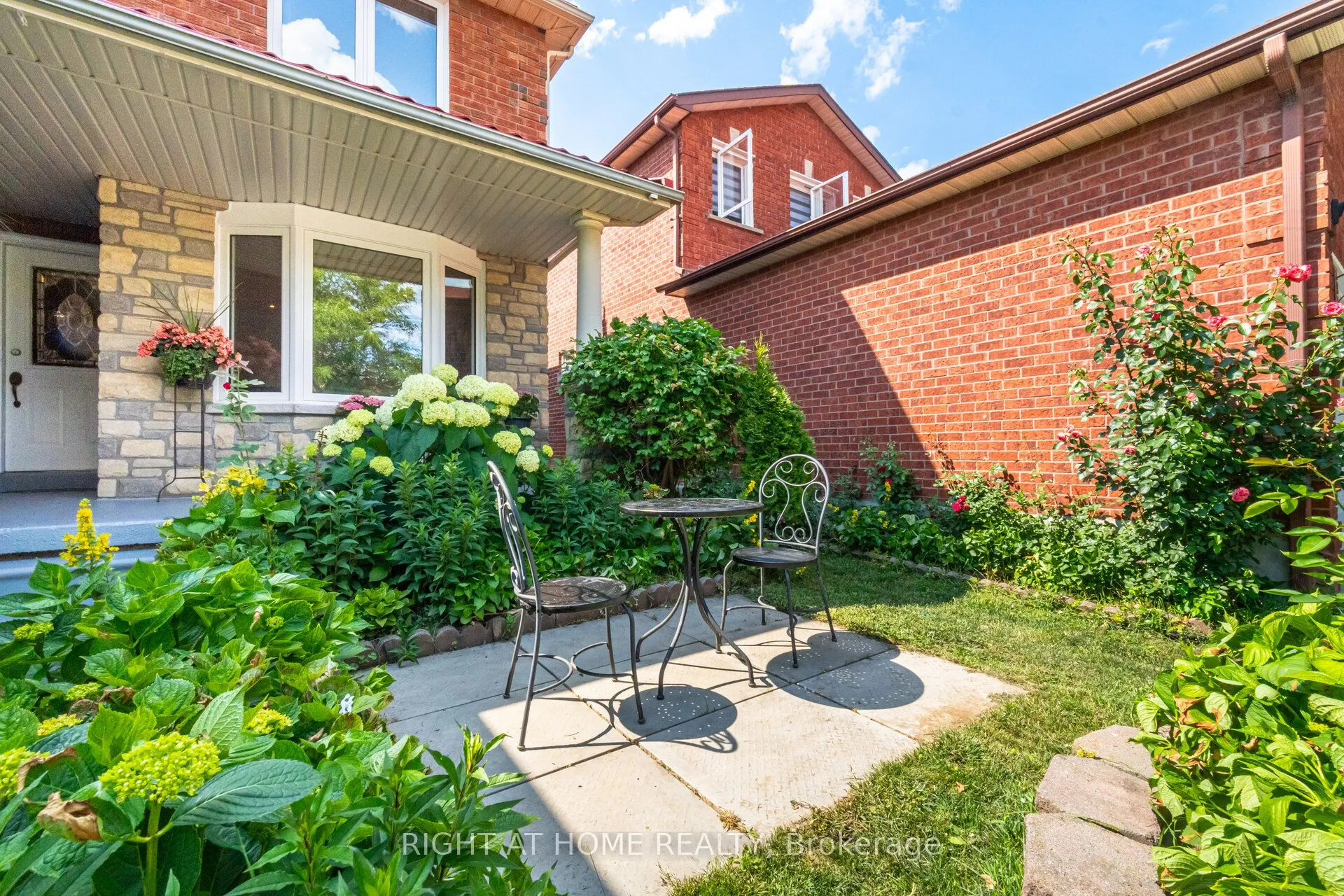 325 Harrowsmith Drive