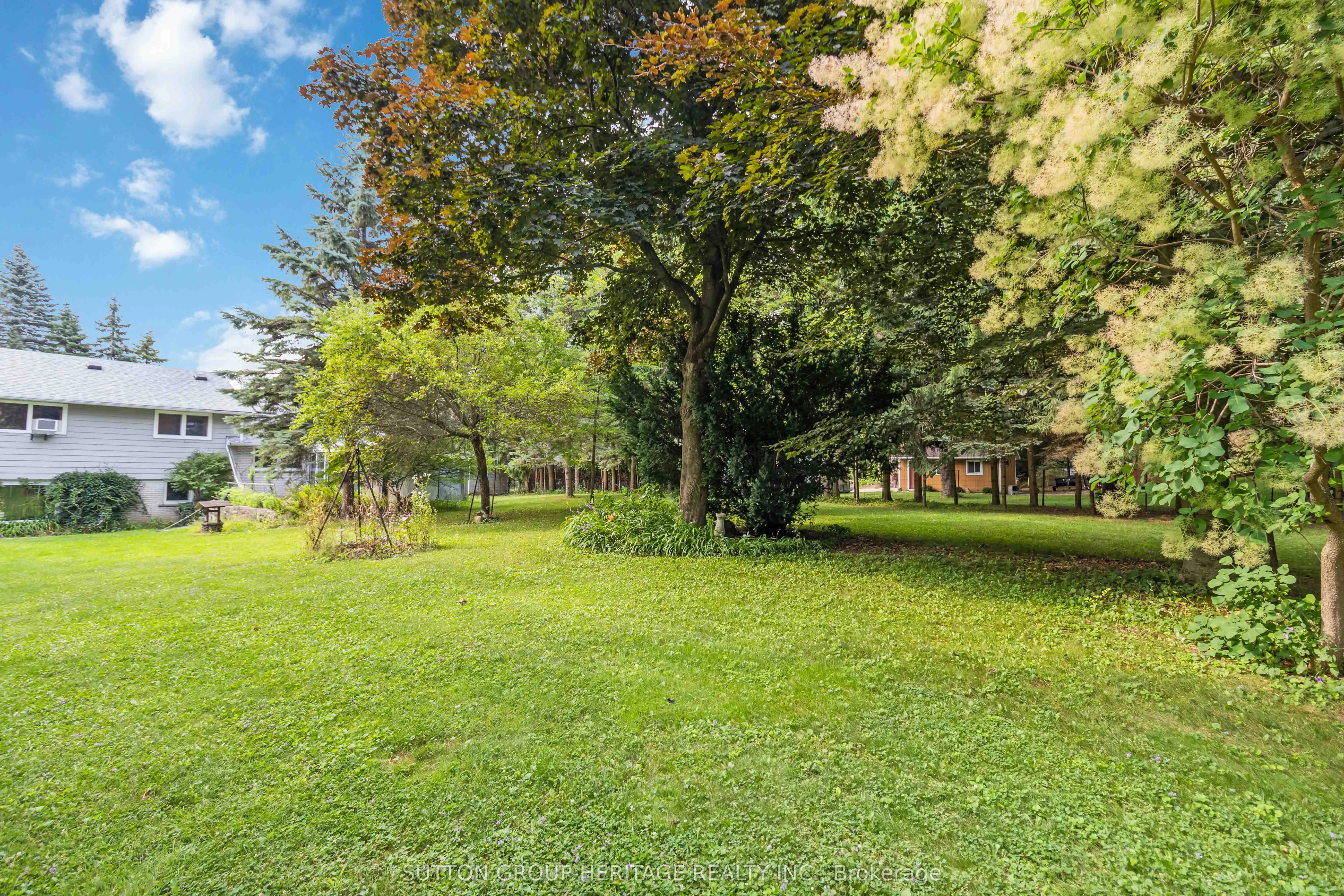 922 The Grange Side Road
