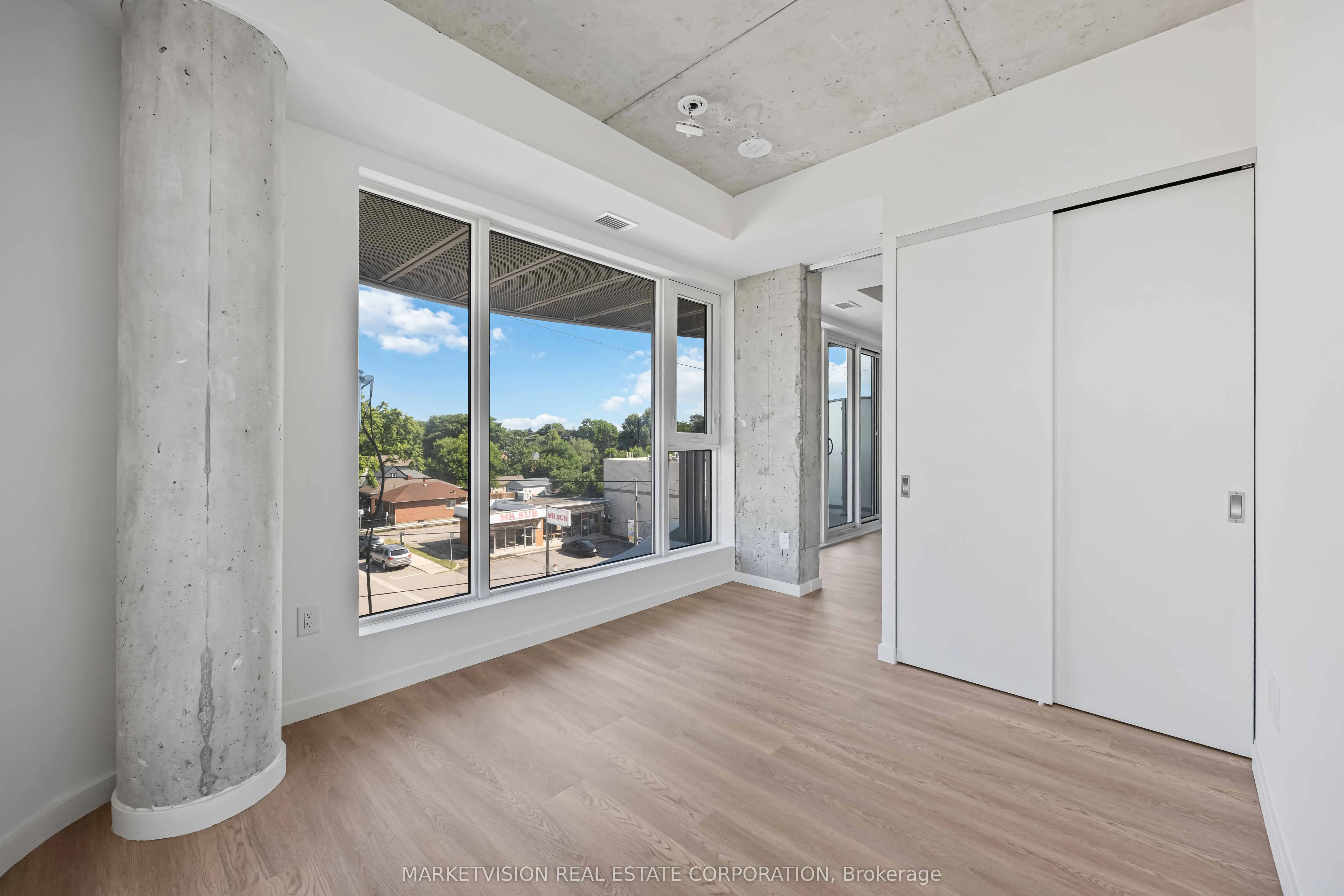 689 The Queensway, #413
