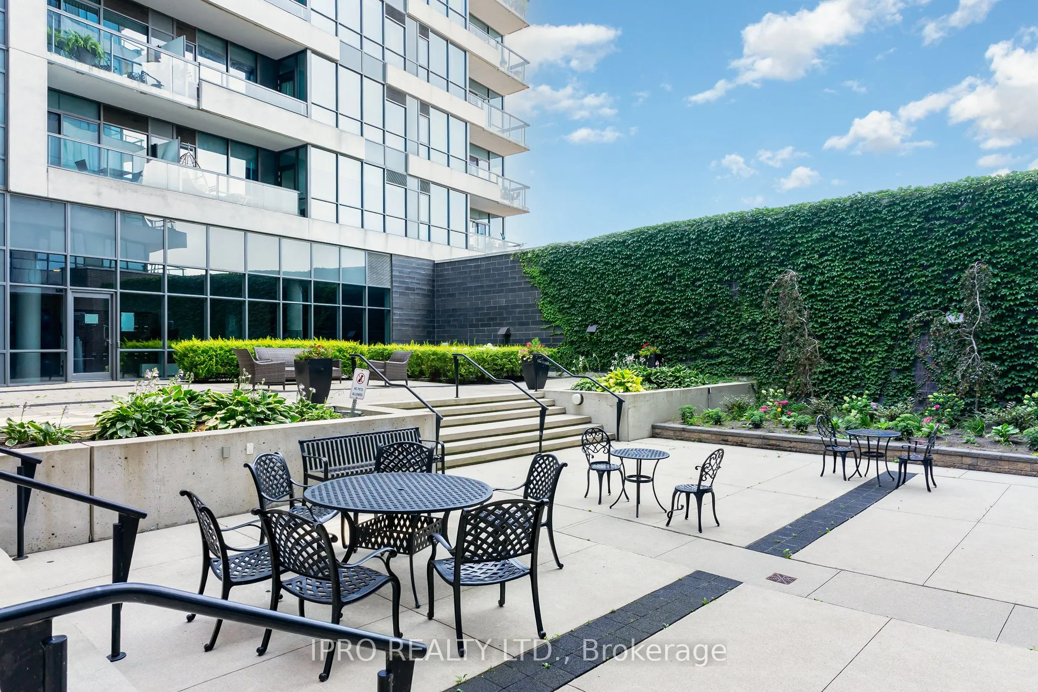 1 Hurontario Street, #1901