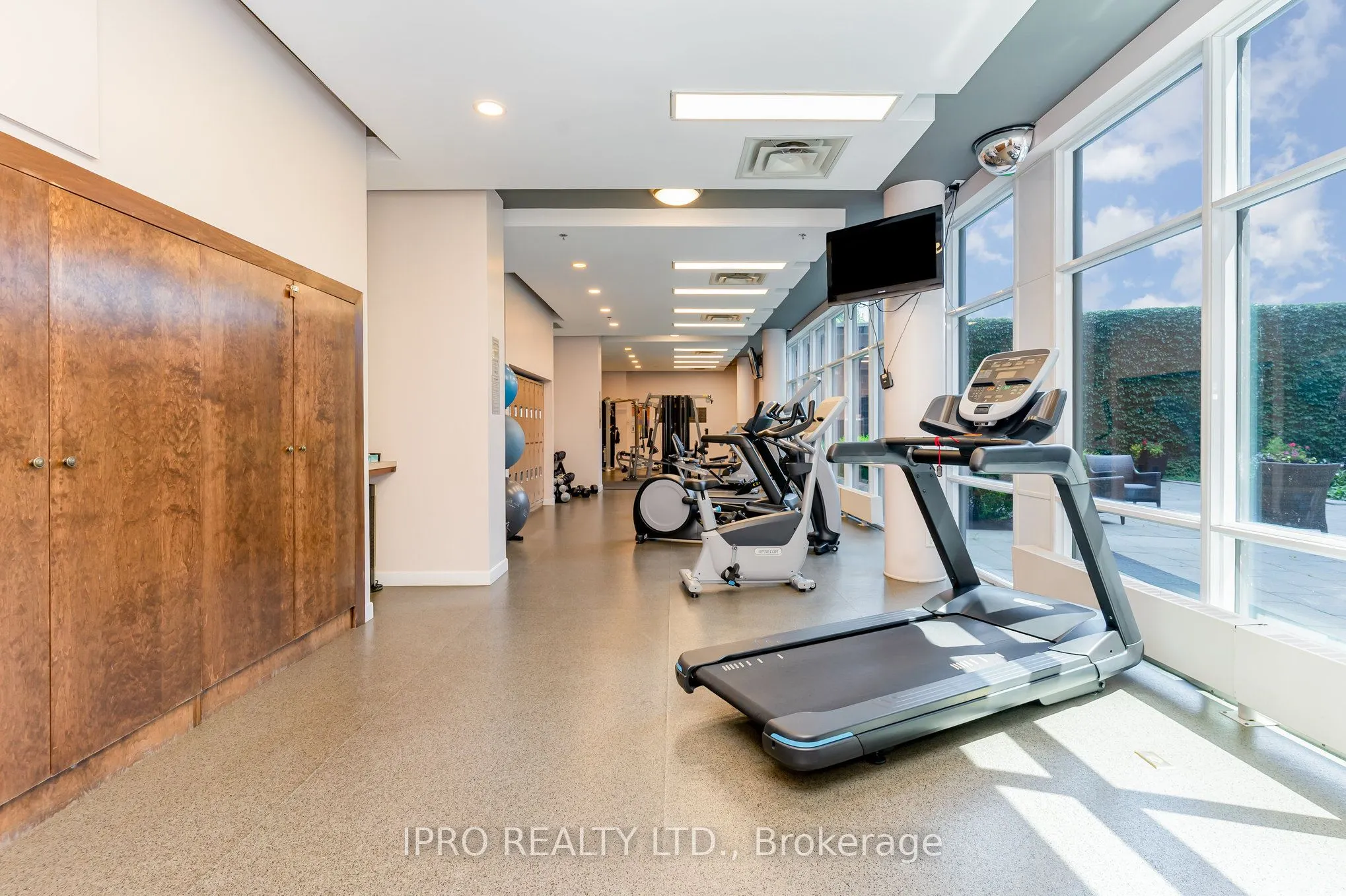 1 Hurontario Street, #1901