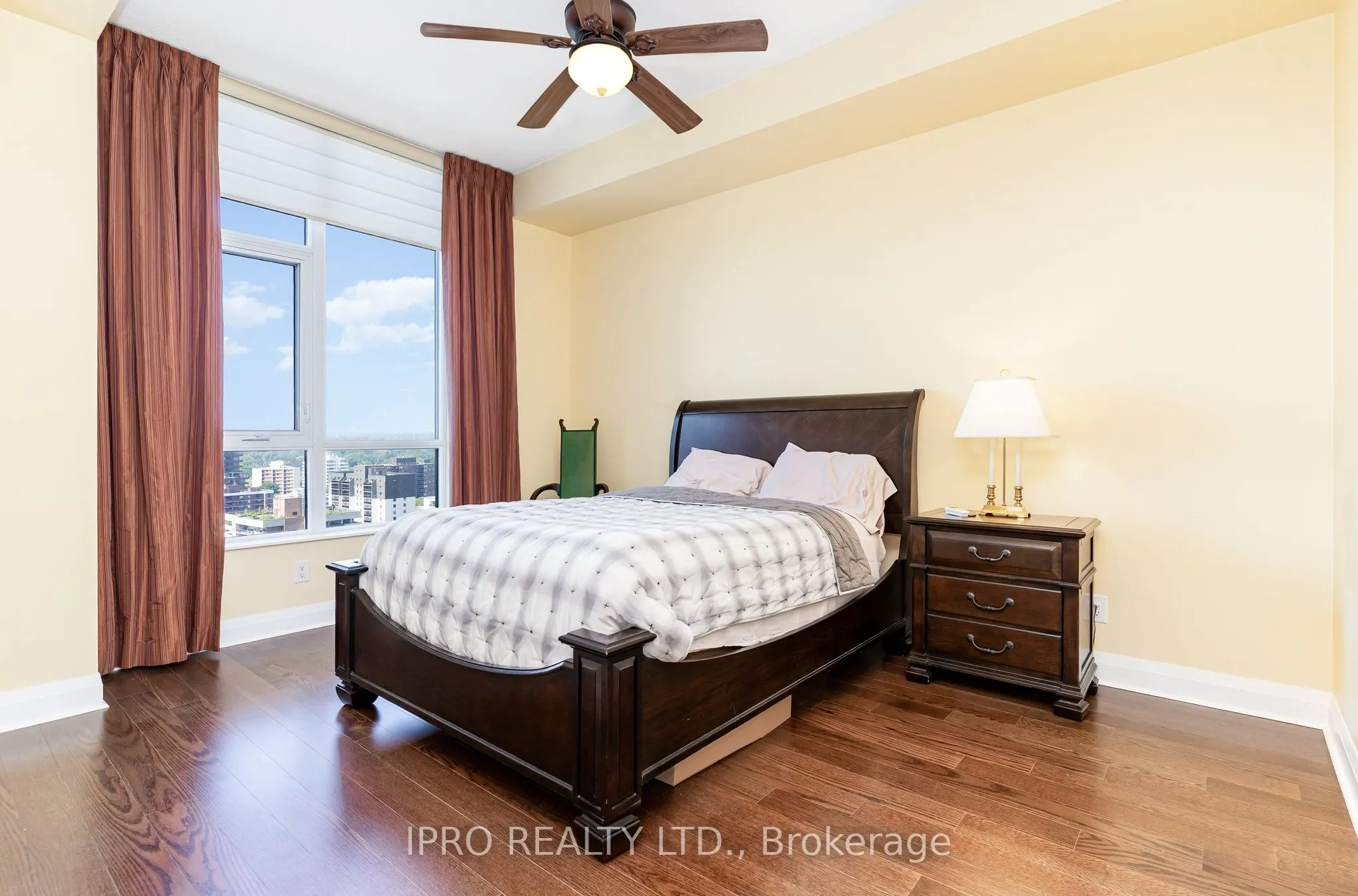 1 Hurontario Street, #1901