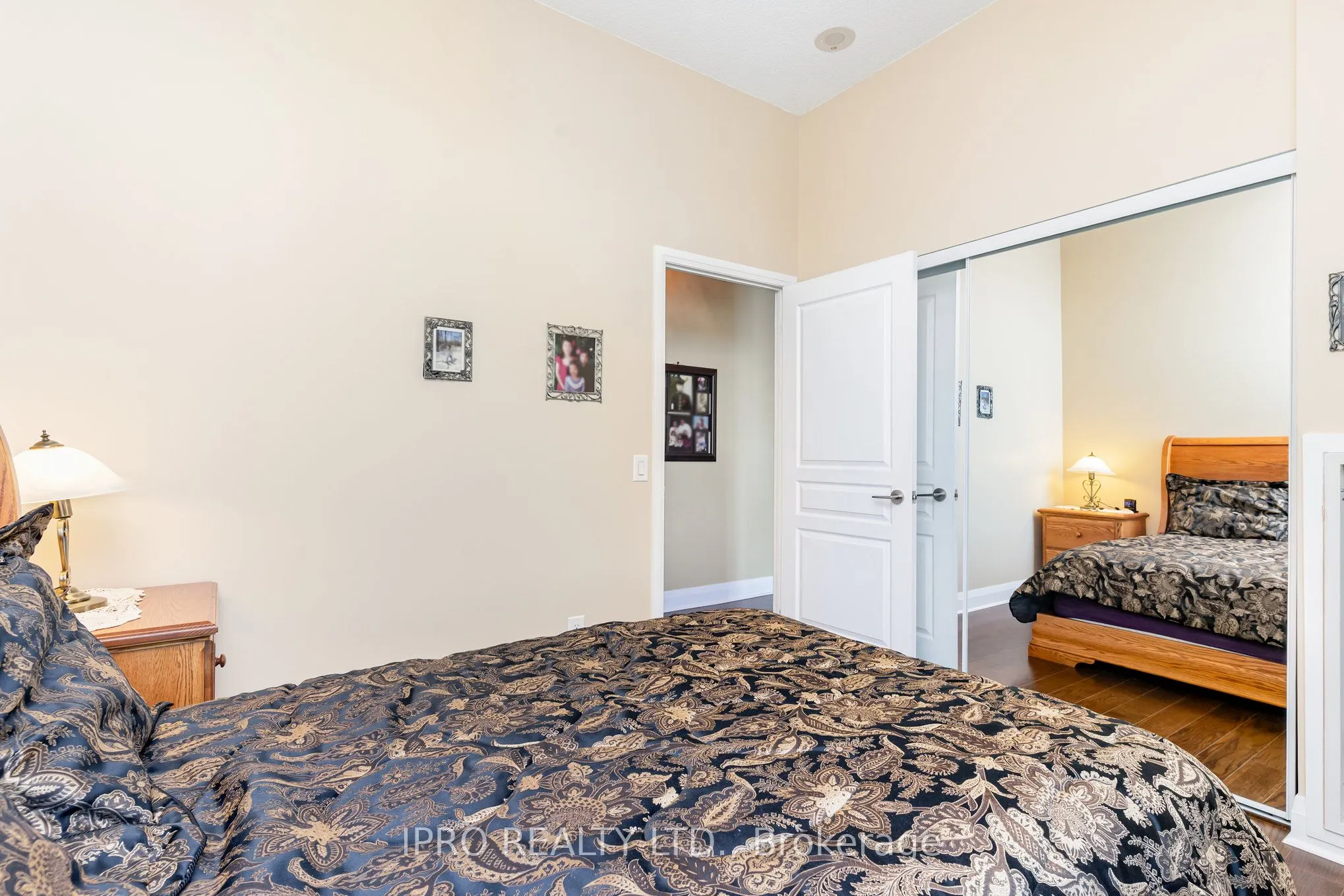 1 Hurontario Street, #1901