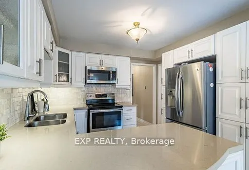 449 Greenpark Crescent