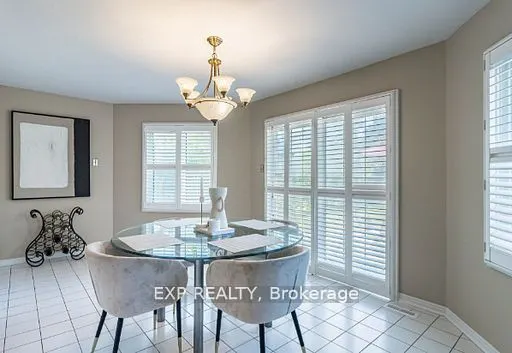 449 Greenpark Crescent