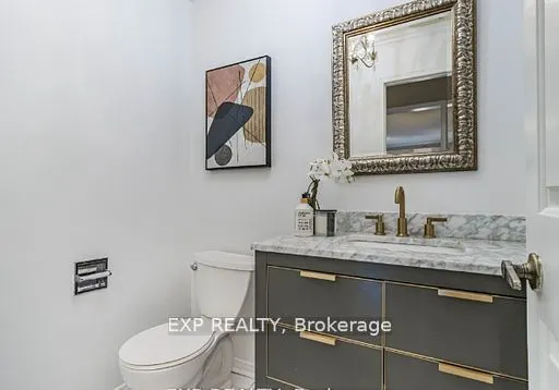 449 Greenpark Crescent