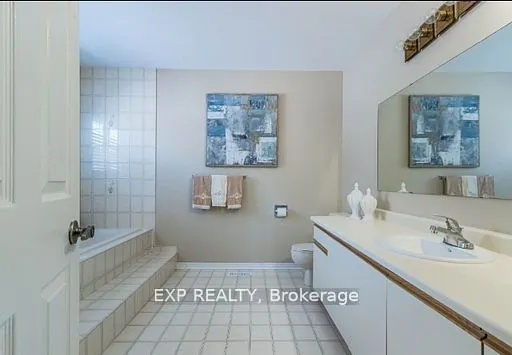 449 Greenpark Crescent