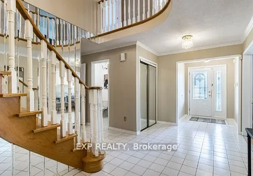 449 Greenpark Crescent