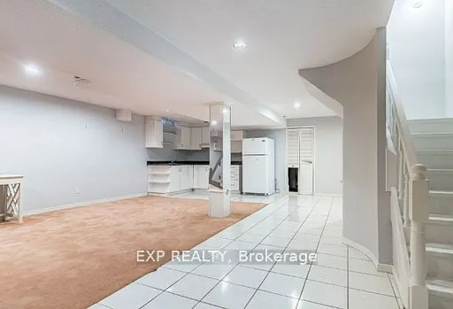 449 Greenpark Crescent