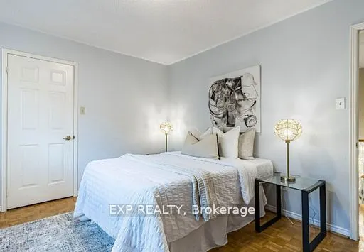 449 Greenpark Crescent