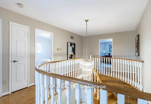 449 Greenpark Crescent