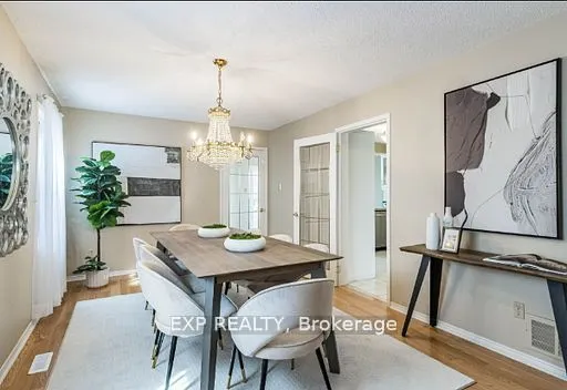 449 Greenpark Crescent