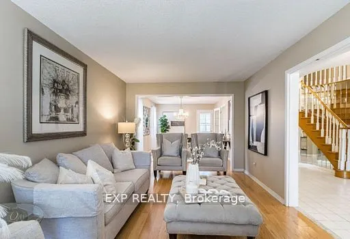 449 Greenpark Crescent
