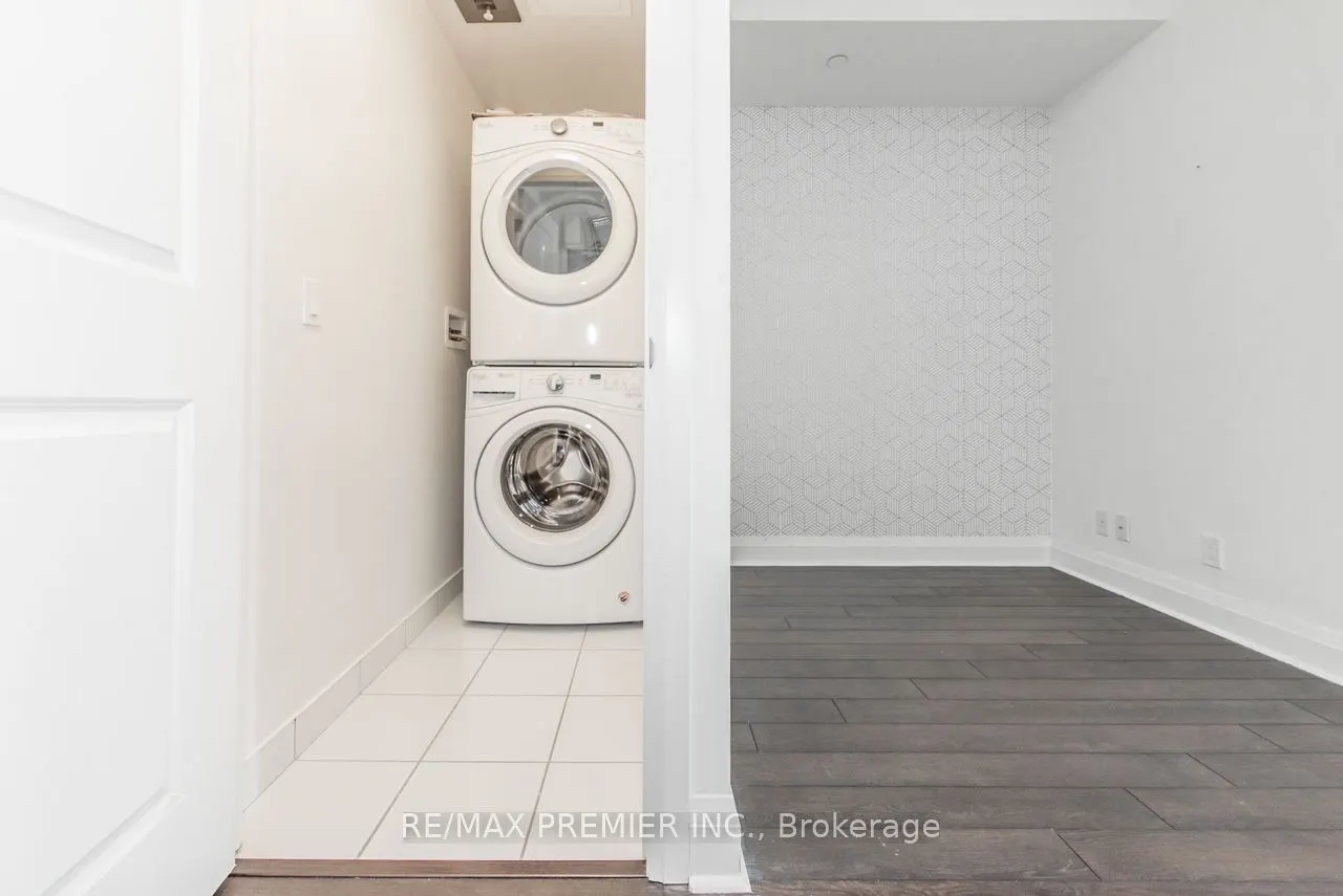 17 Zorra Street, #1008