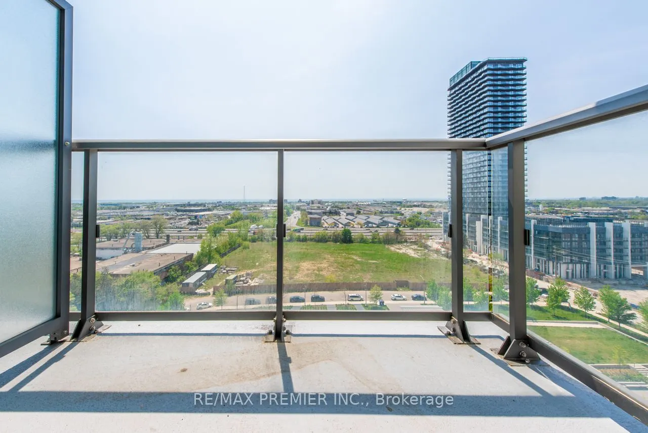 17 Zorra Street, #1008
