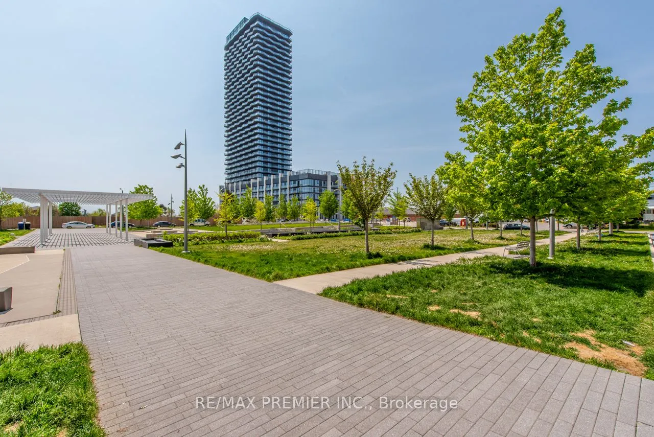 17 Zorra Street, #1008
