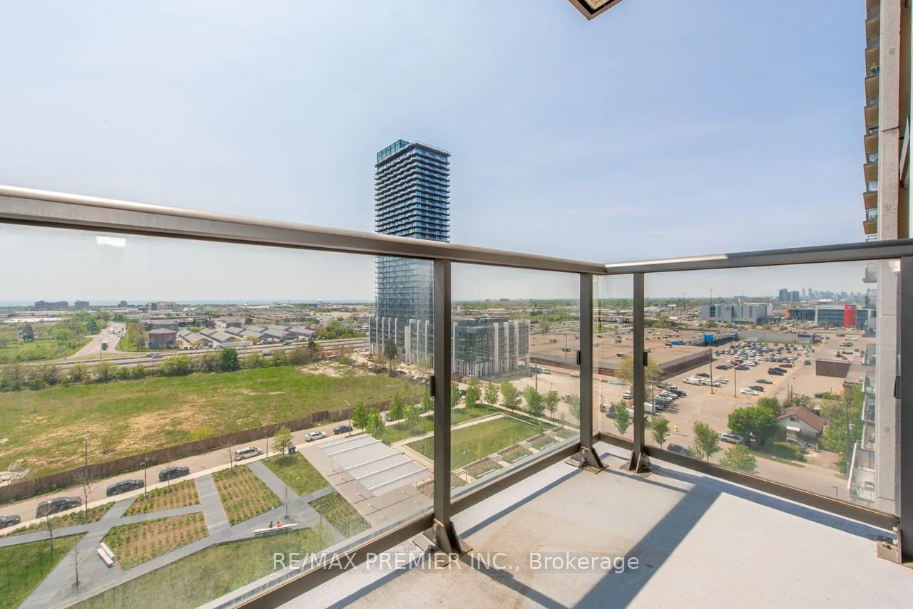 17 Zorra Street, #1008