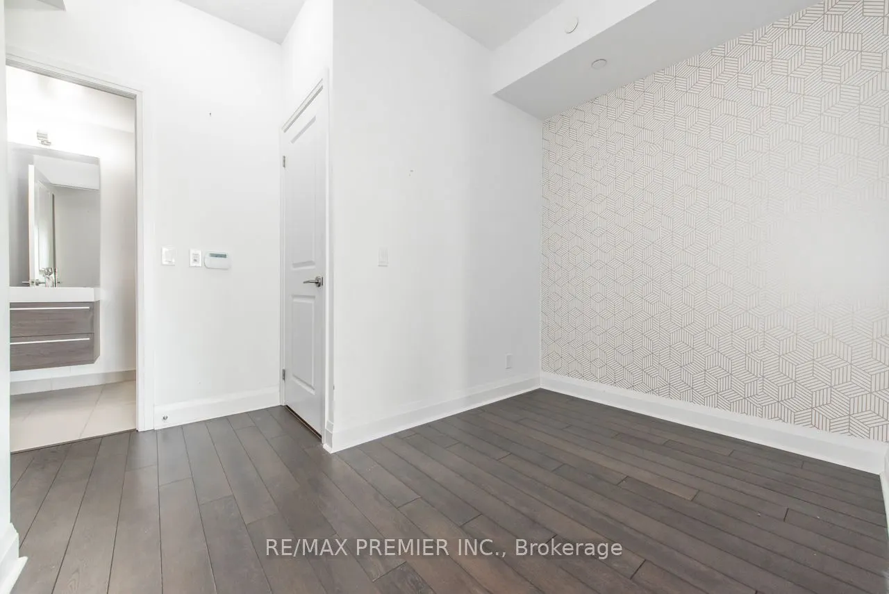 17 Zorra Street, #1008