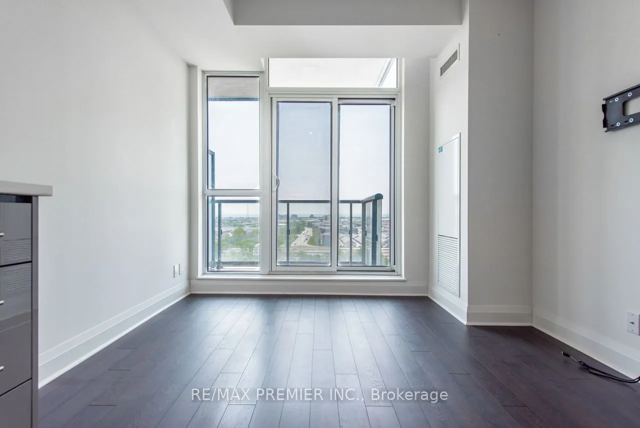 17 Zorra Street, #1008