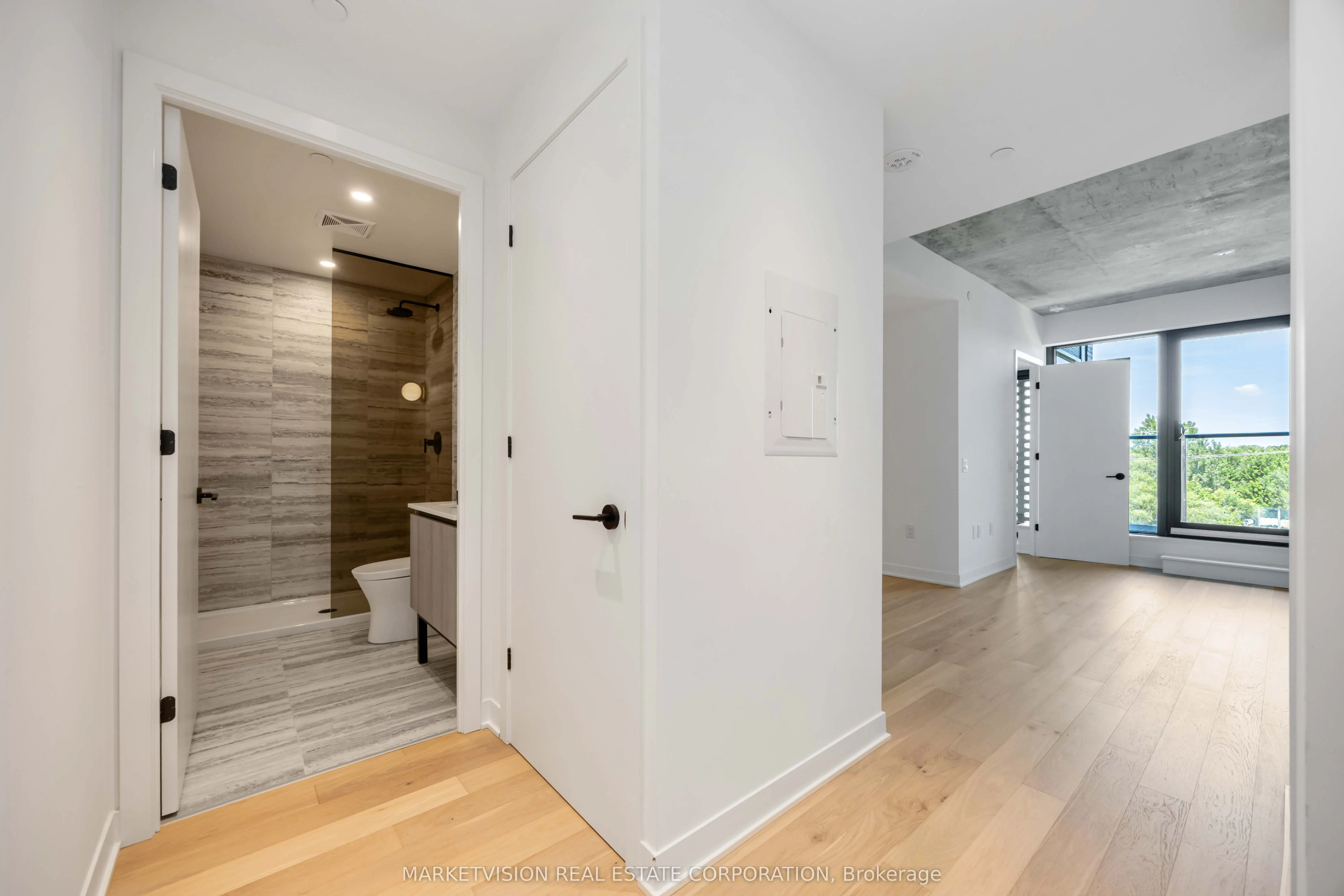 2625 Dundas Street W, #506
