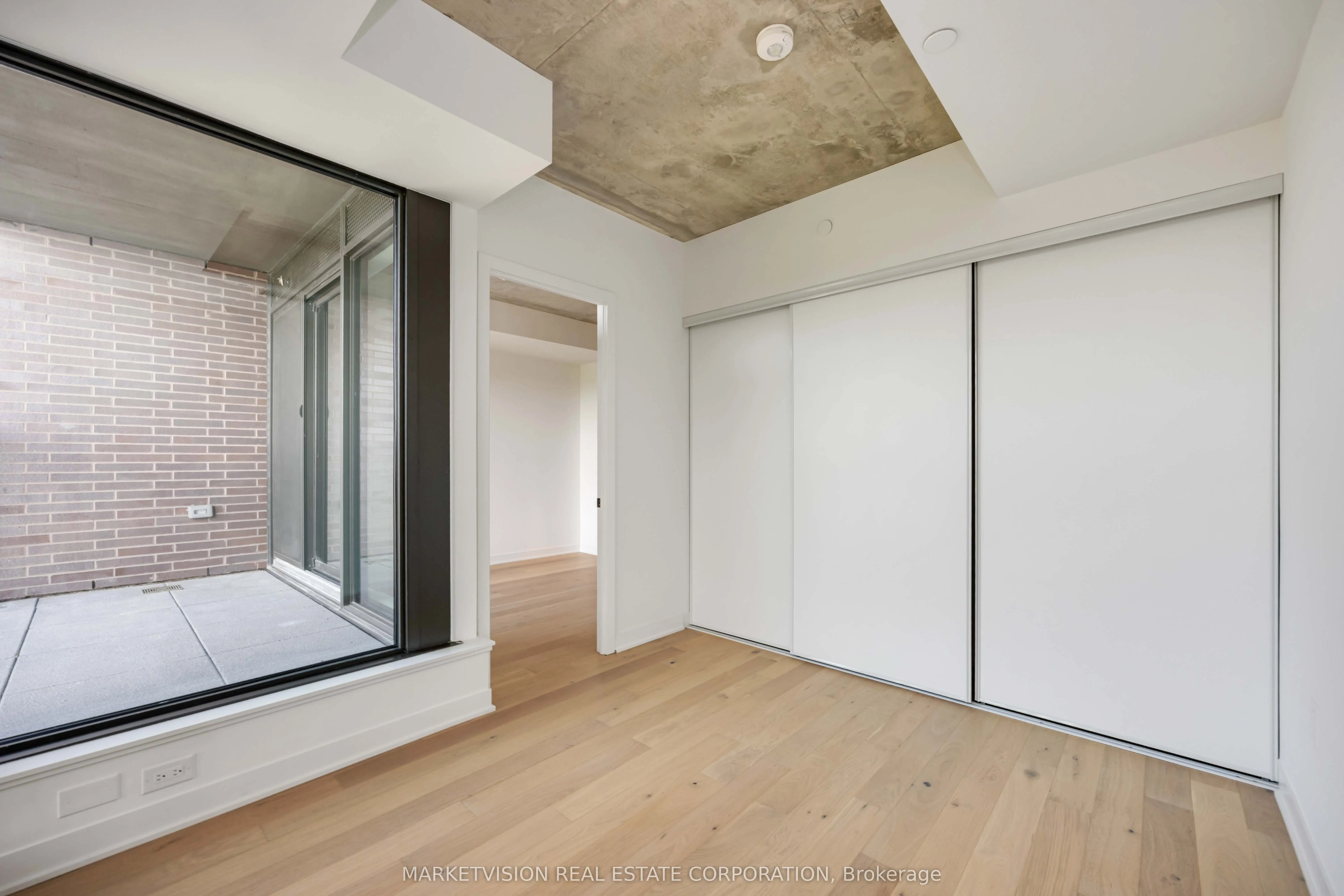 2625 Dundas Street W, #506