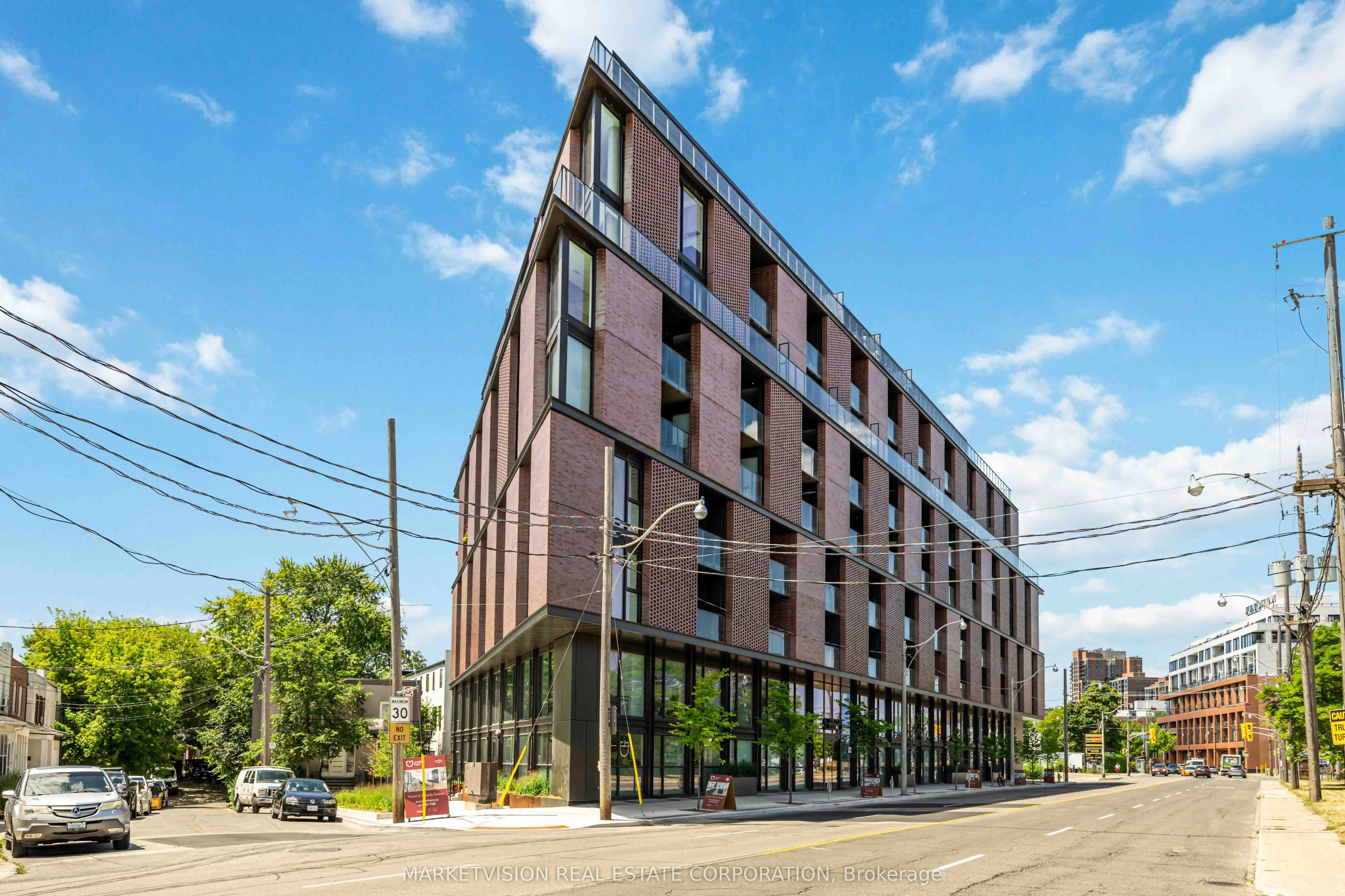 2625 Dundas Street W, #506