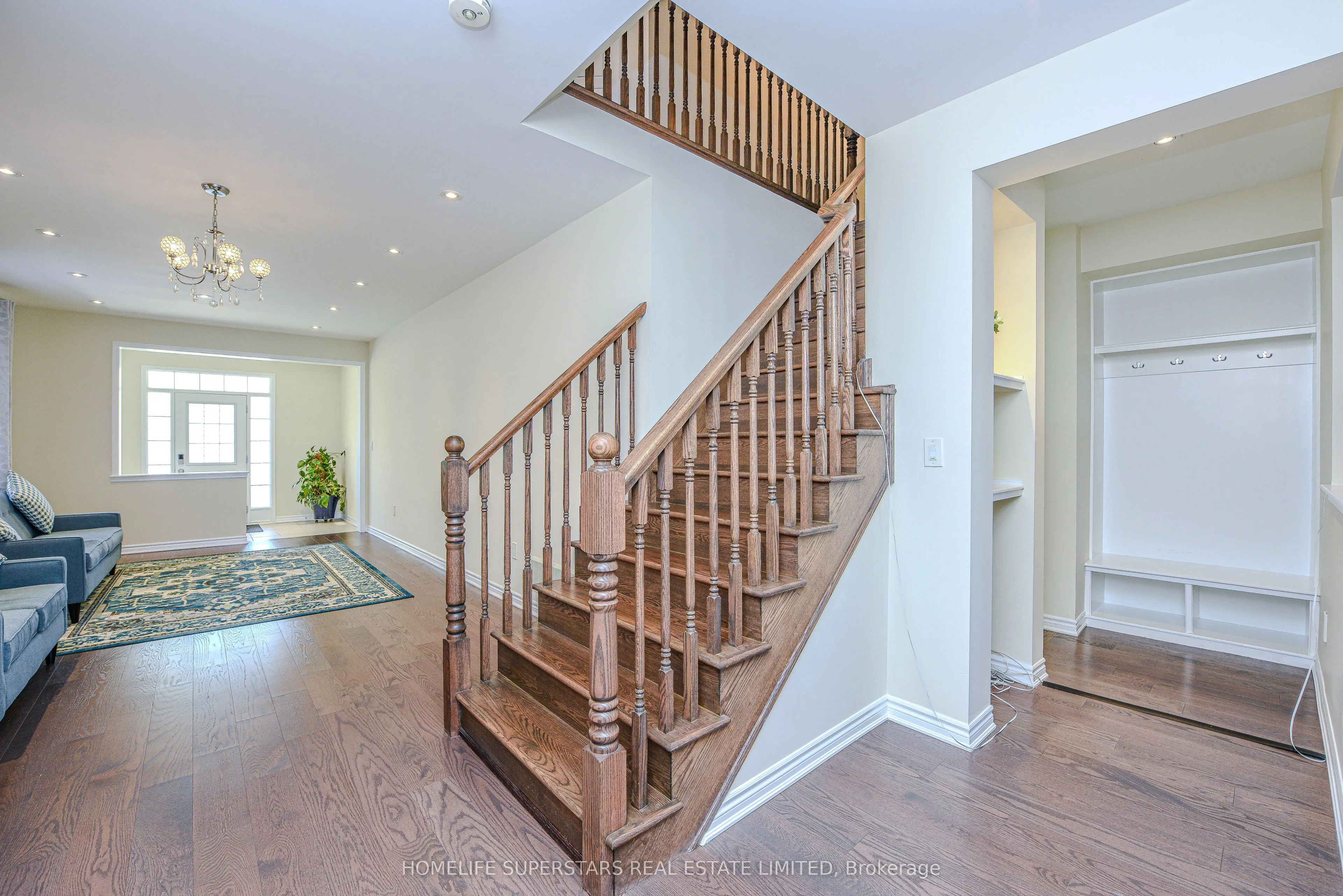 1395 Chretien Street