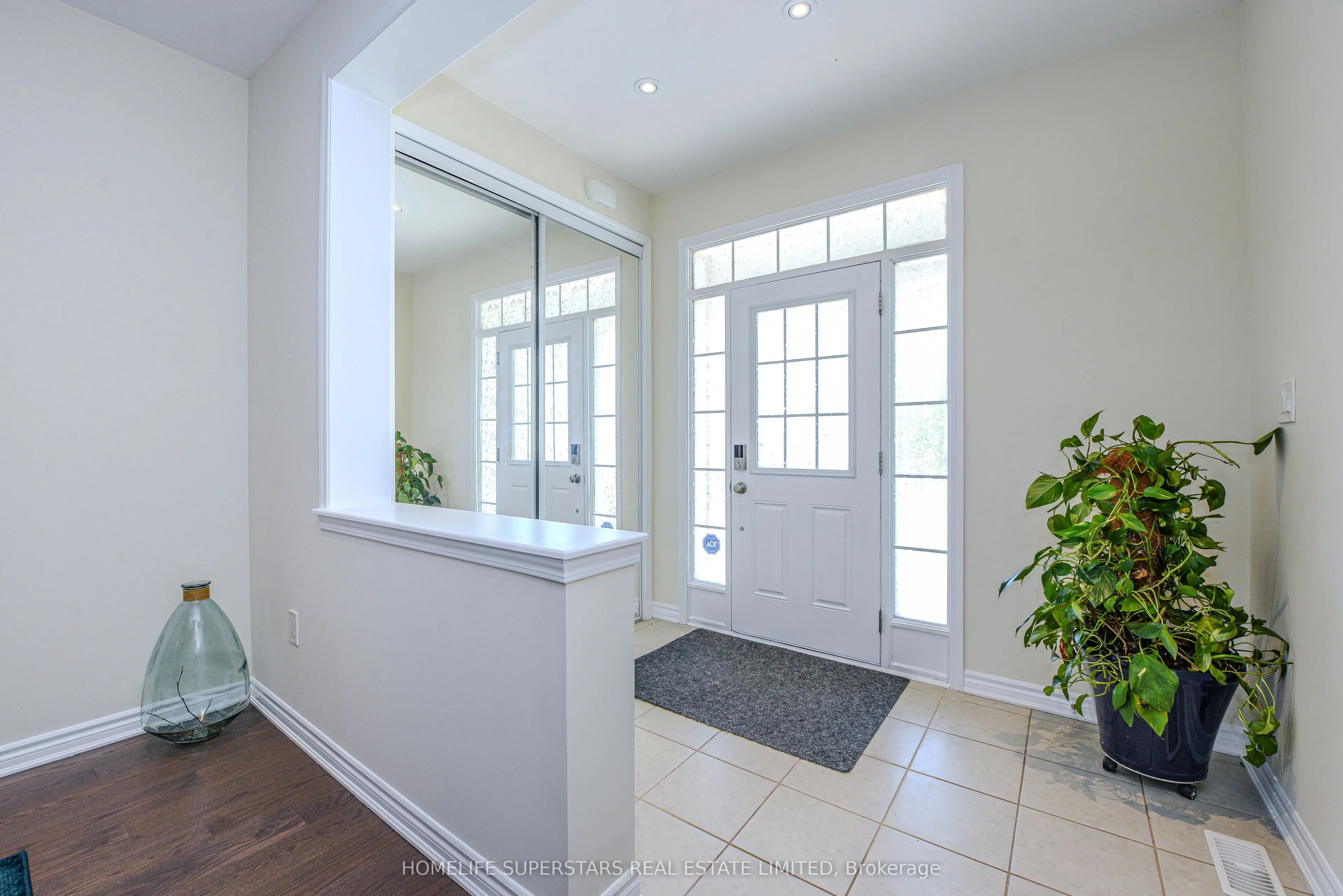 1395 Chretien Street