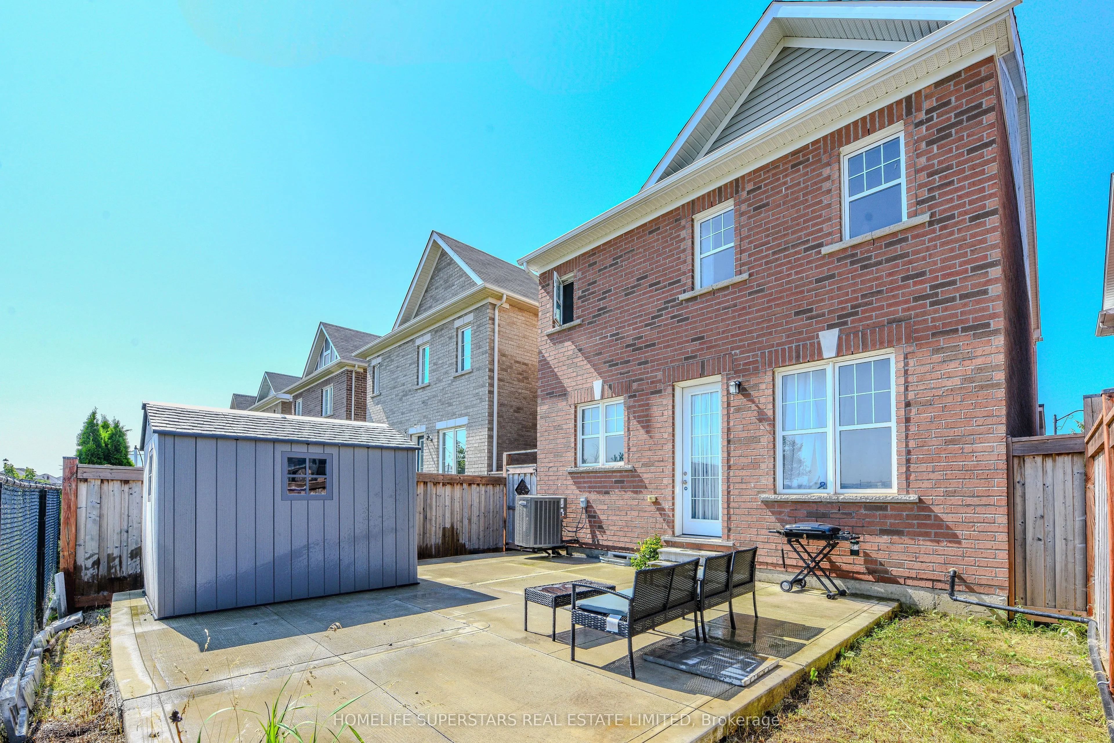 1395 Chretien Street