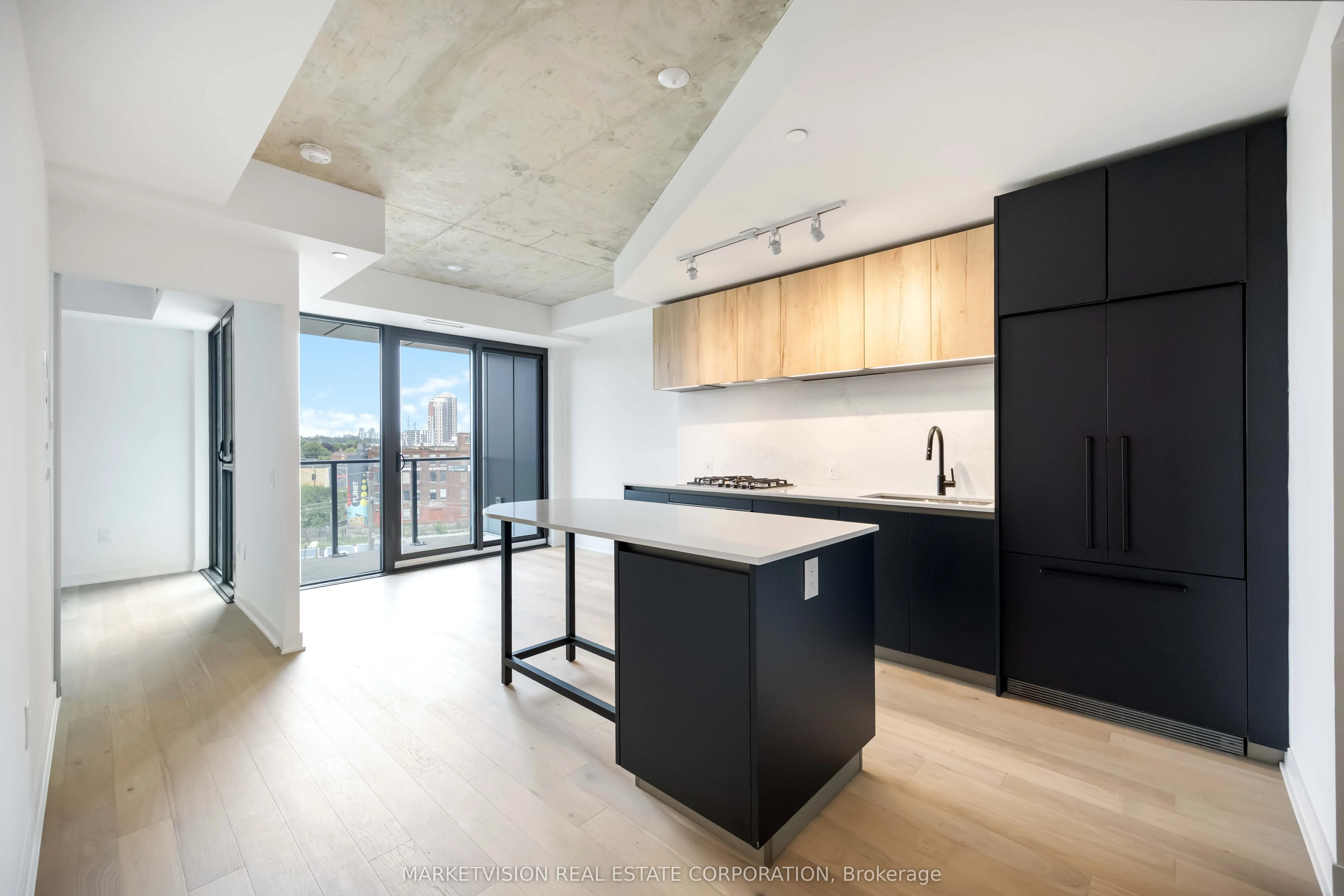 2625 Dundas Street W, #610