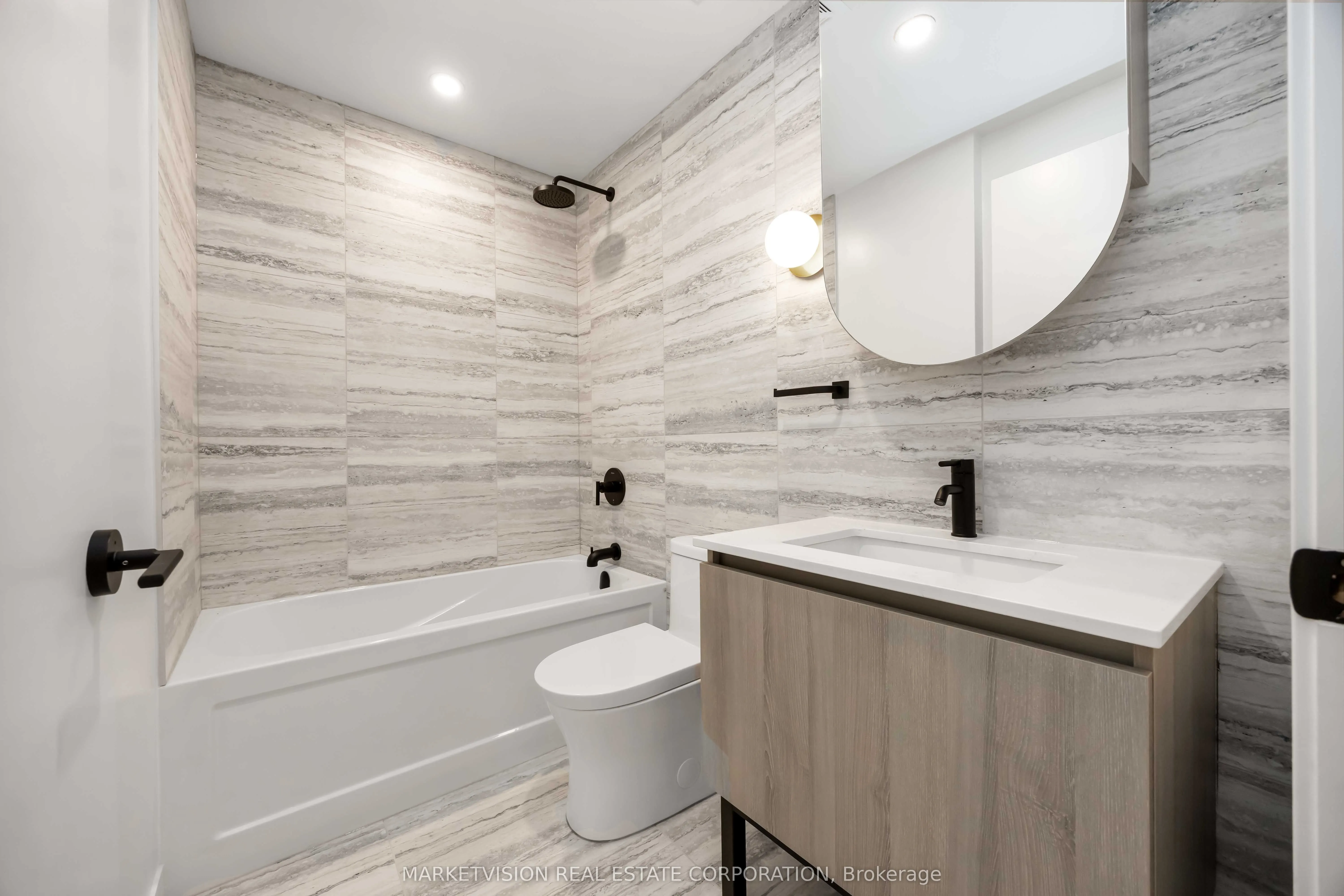 2625 Dundas Street W, #610