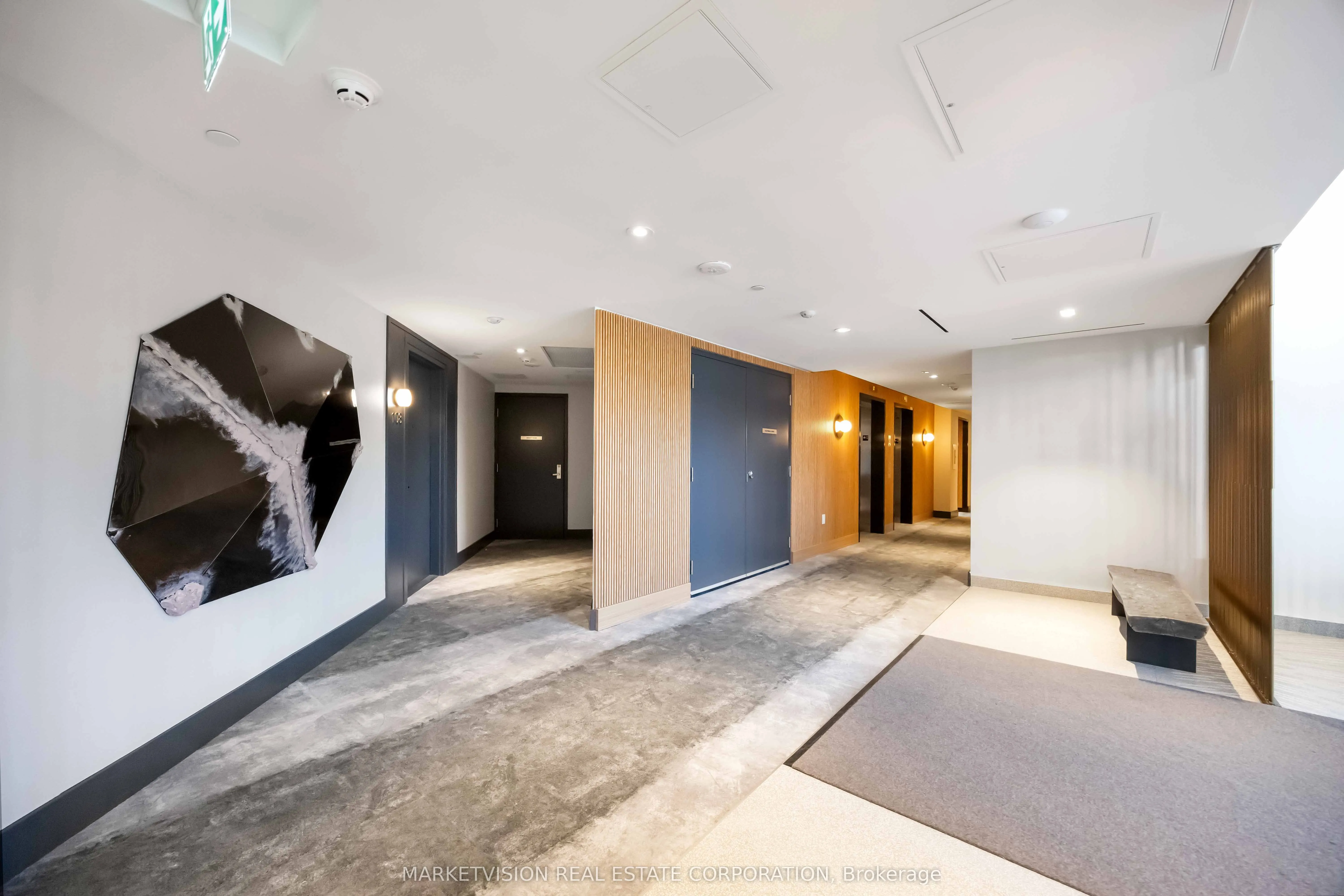 2625 Dundas Street W, #610