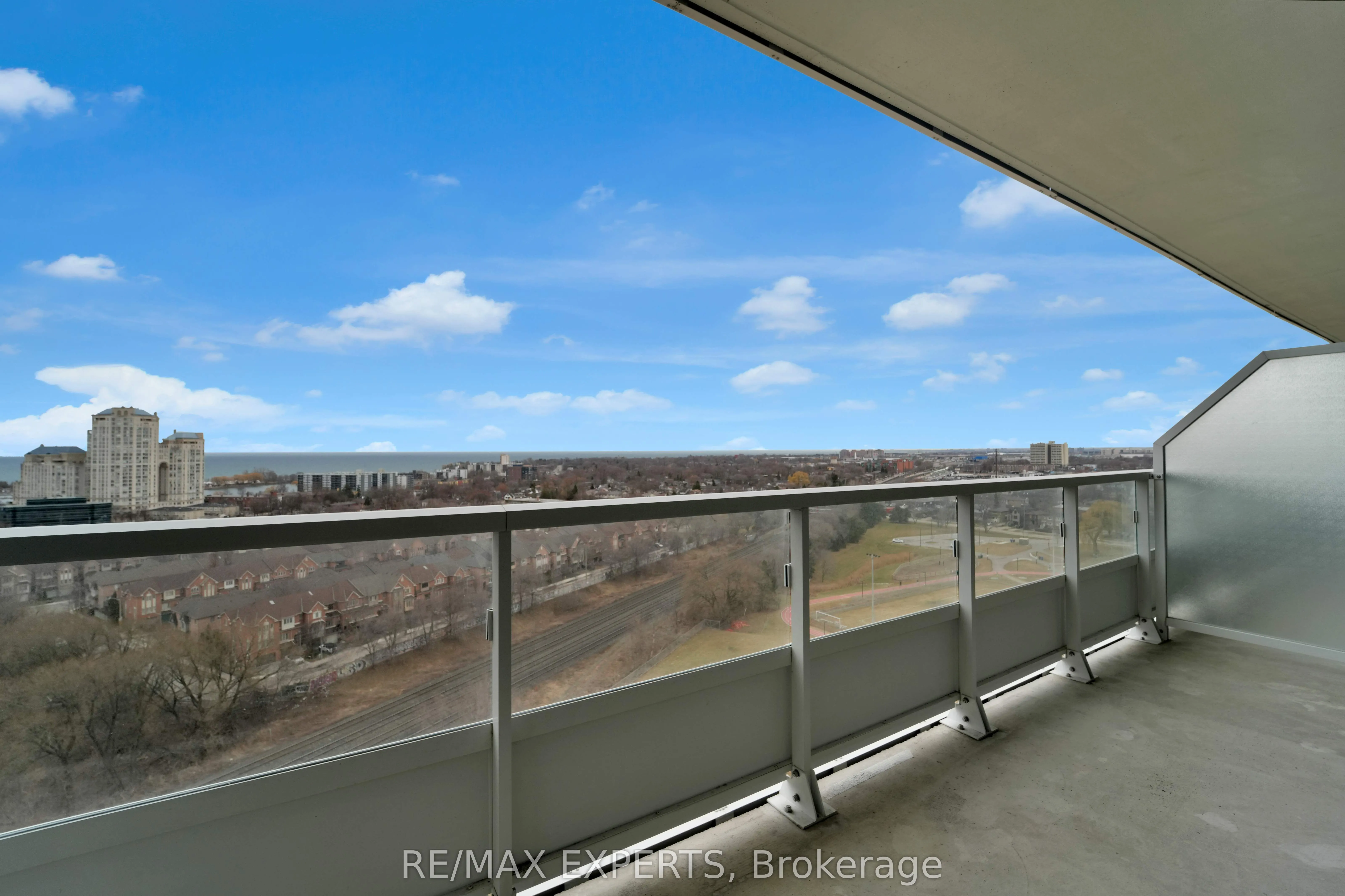 251 Manitoba Street, #1504