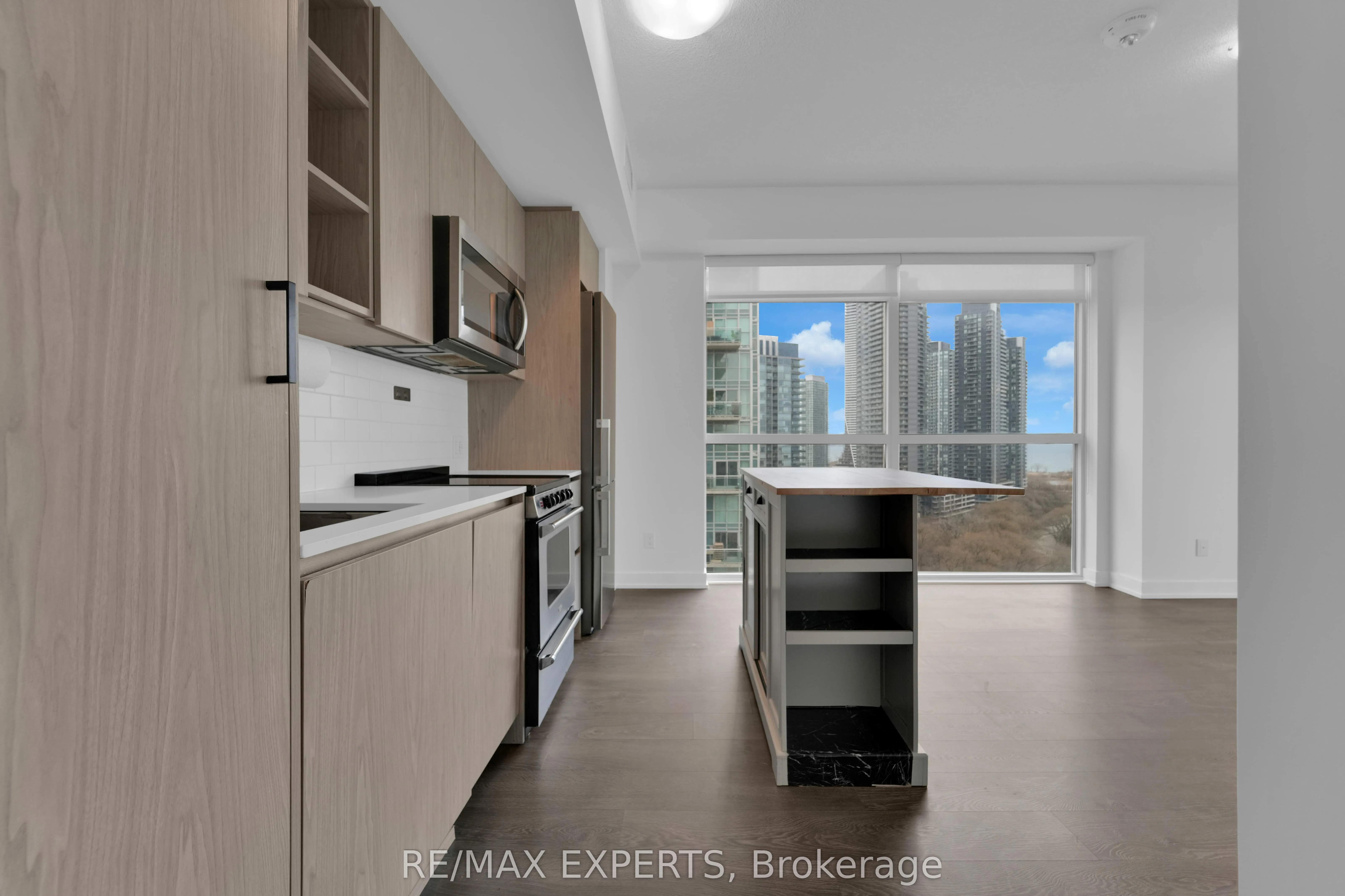 251 Manitoba Street, #1504