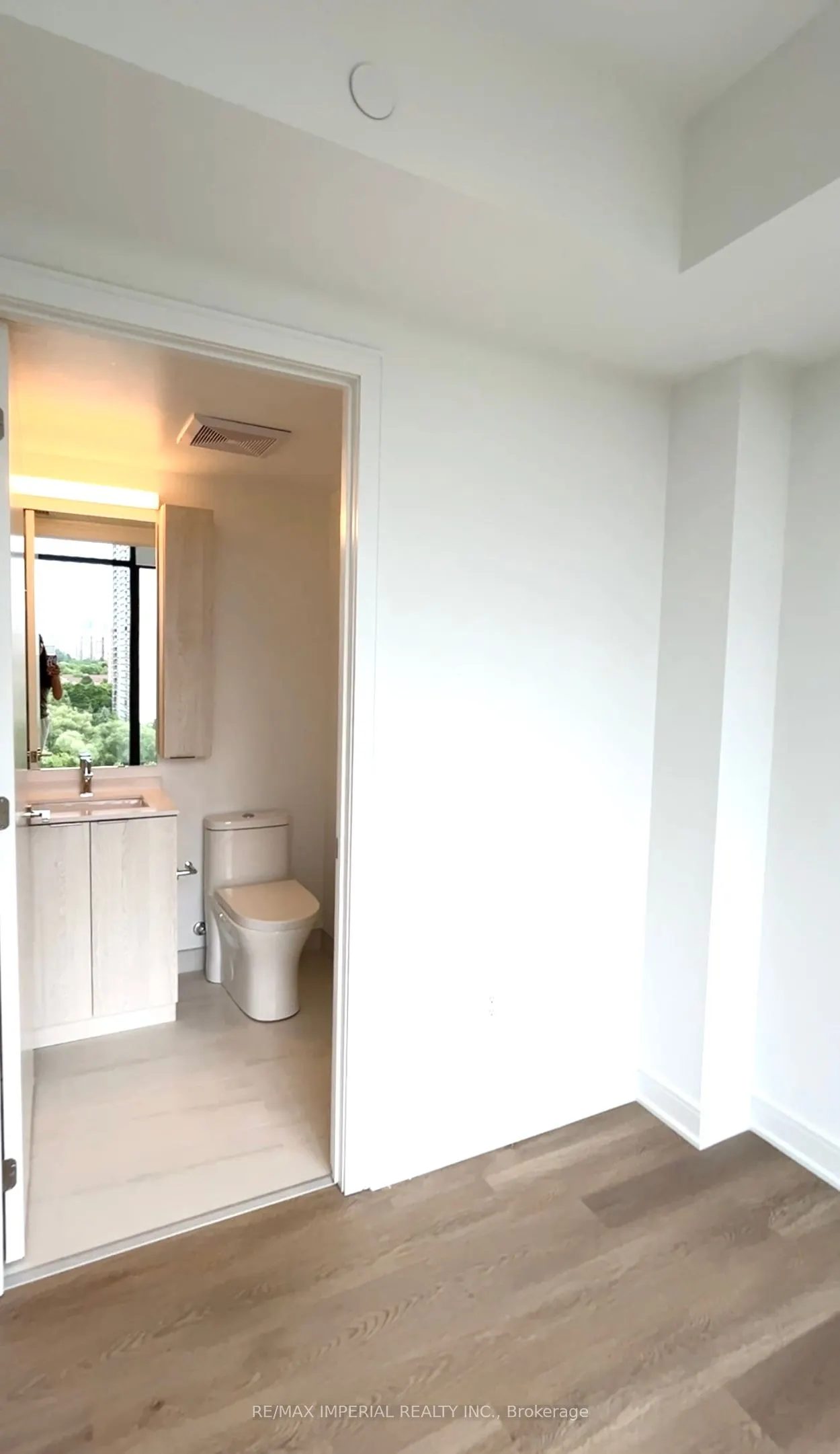 86 Dundas Street, #1104