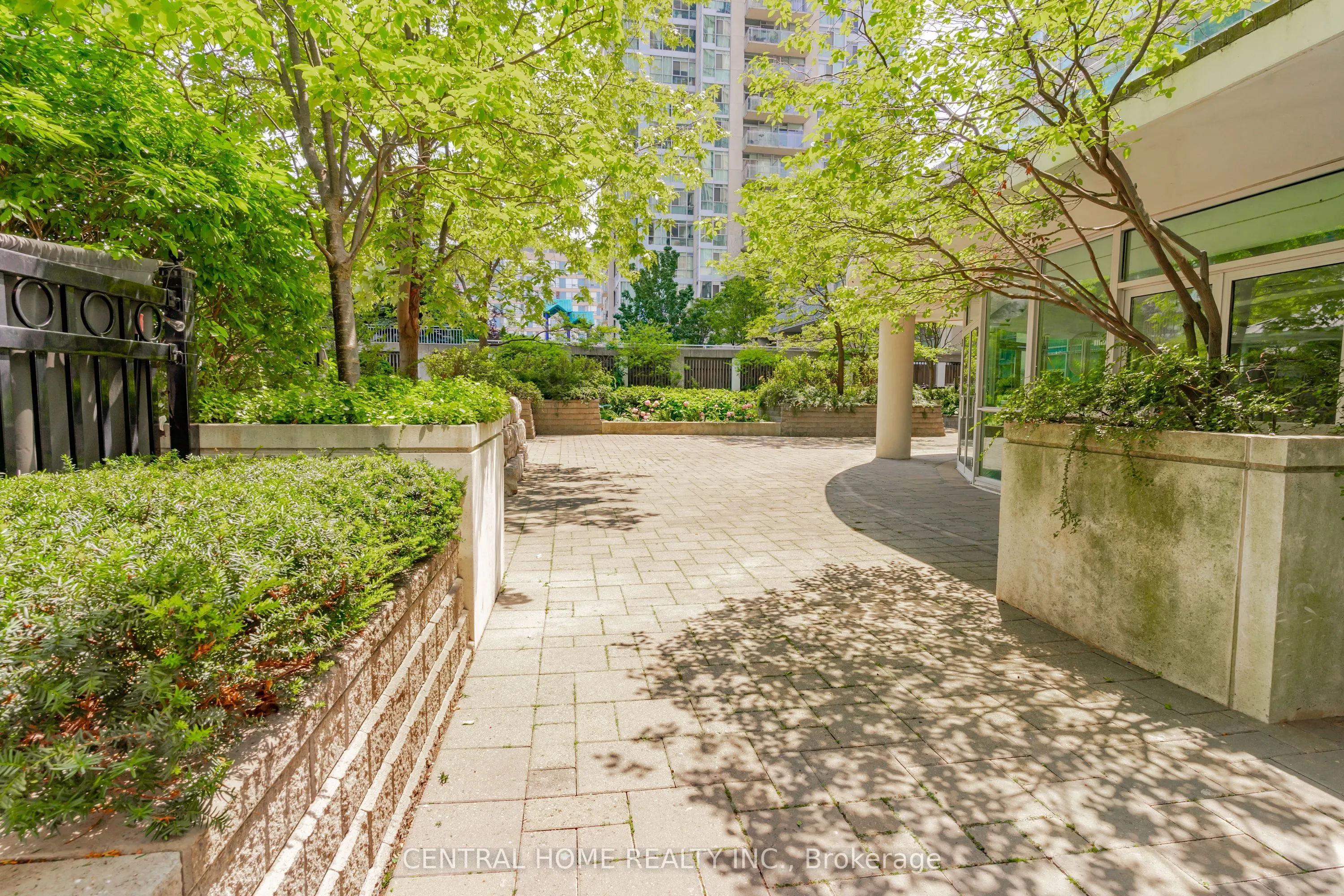 3939 Duke Of York Boulevard, #717