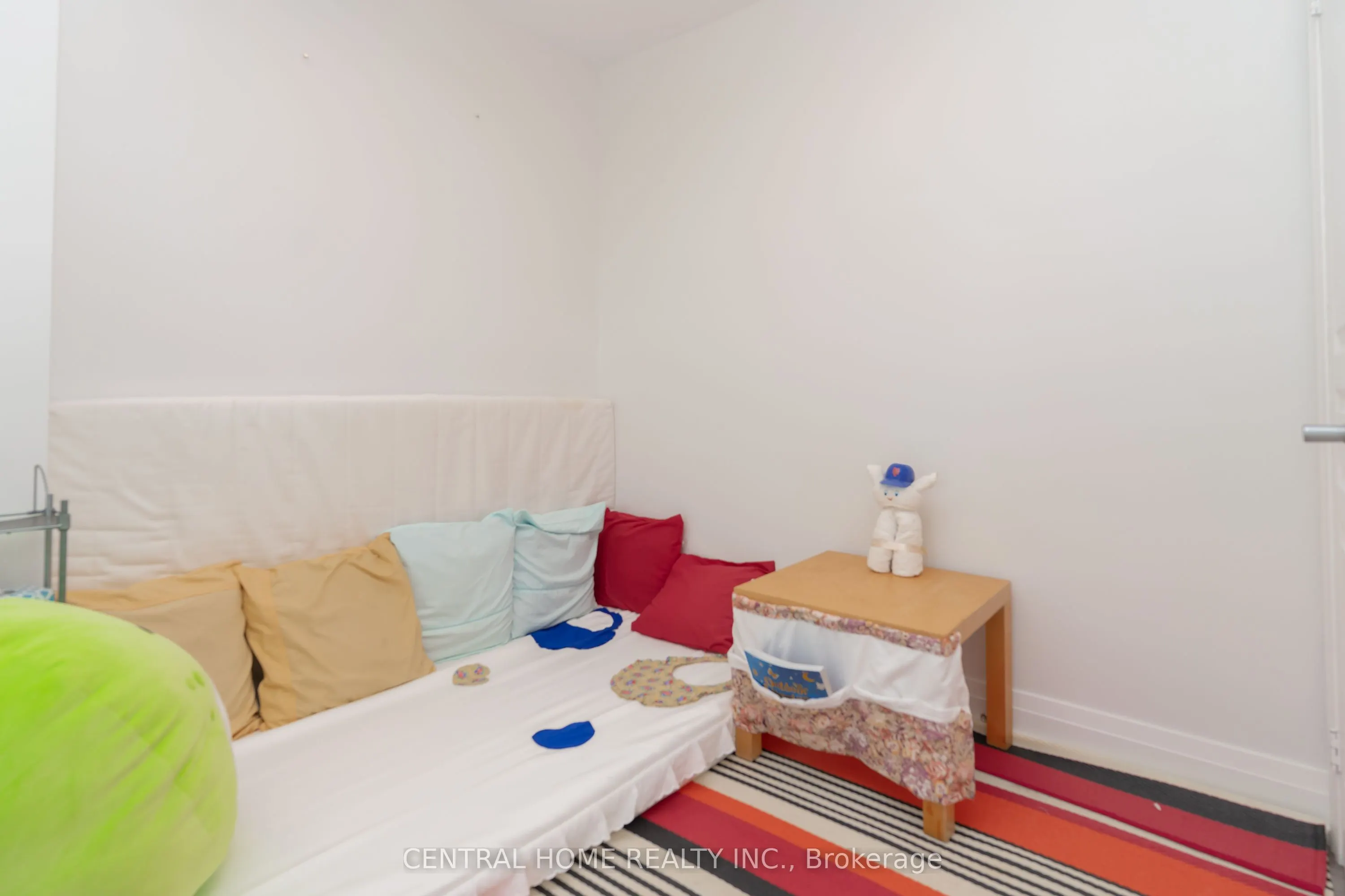 3939 Duke Of York Boulevard, #717