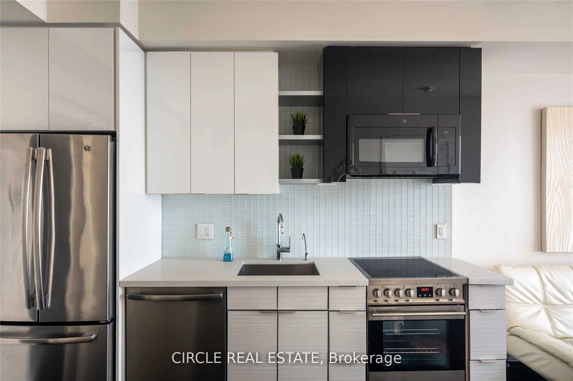 33 Shore Breeze Drive, #1806
