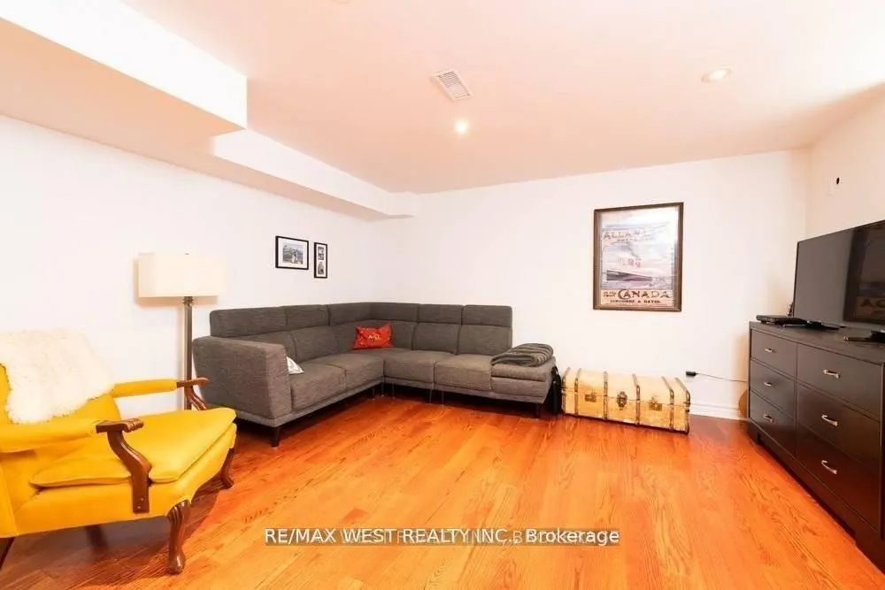 629 Beresford Avenue, #Lower